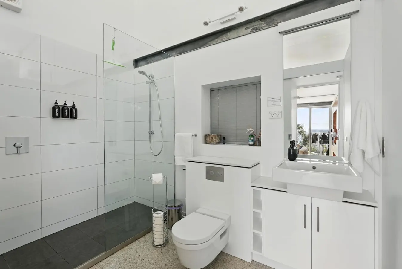 Eaglehawk Pavilions – Oceanview Coastal Retreat 11