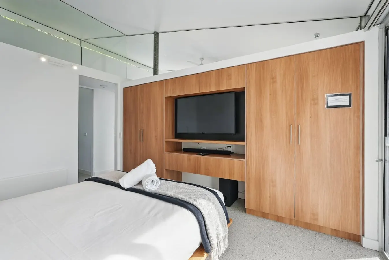 Eaglehawk Pavilions – Oceanview Coastal Retreat 13