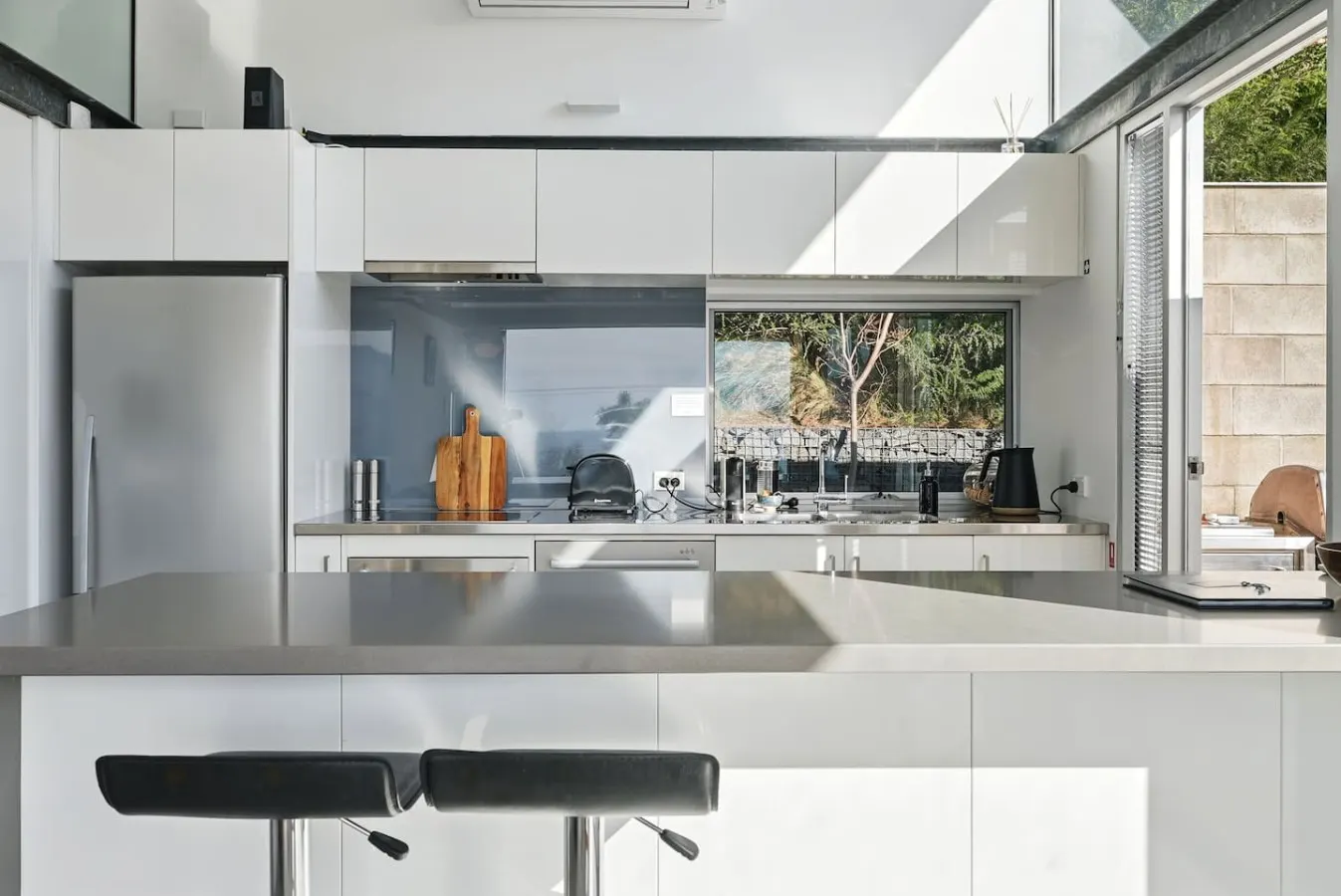Eaglehawk Pavilions – Oceanview Coastal Retreat 16