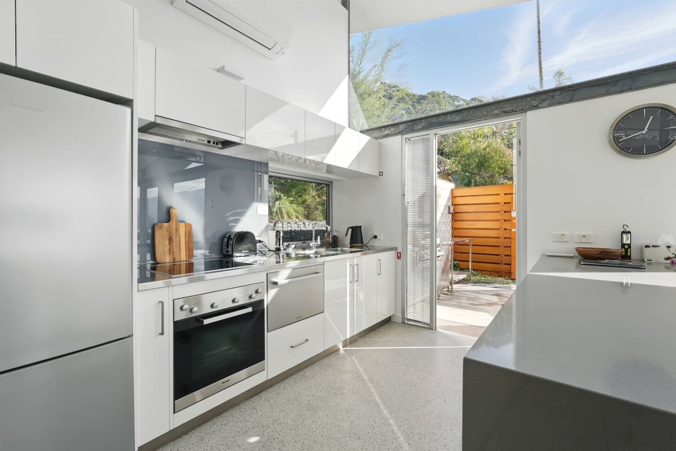 Eaglehawk Pavilions – Oceanview Coastal Retreat 6