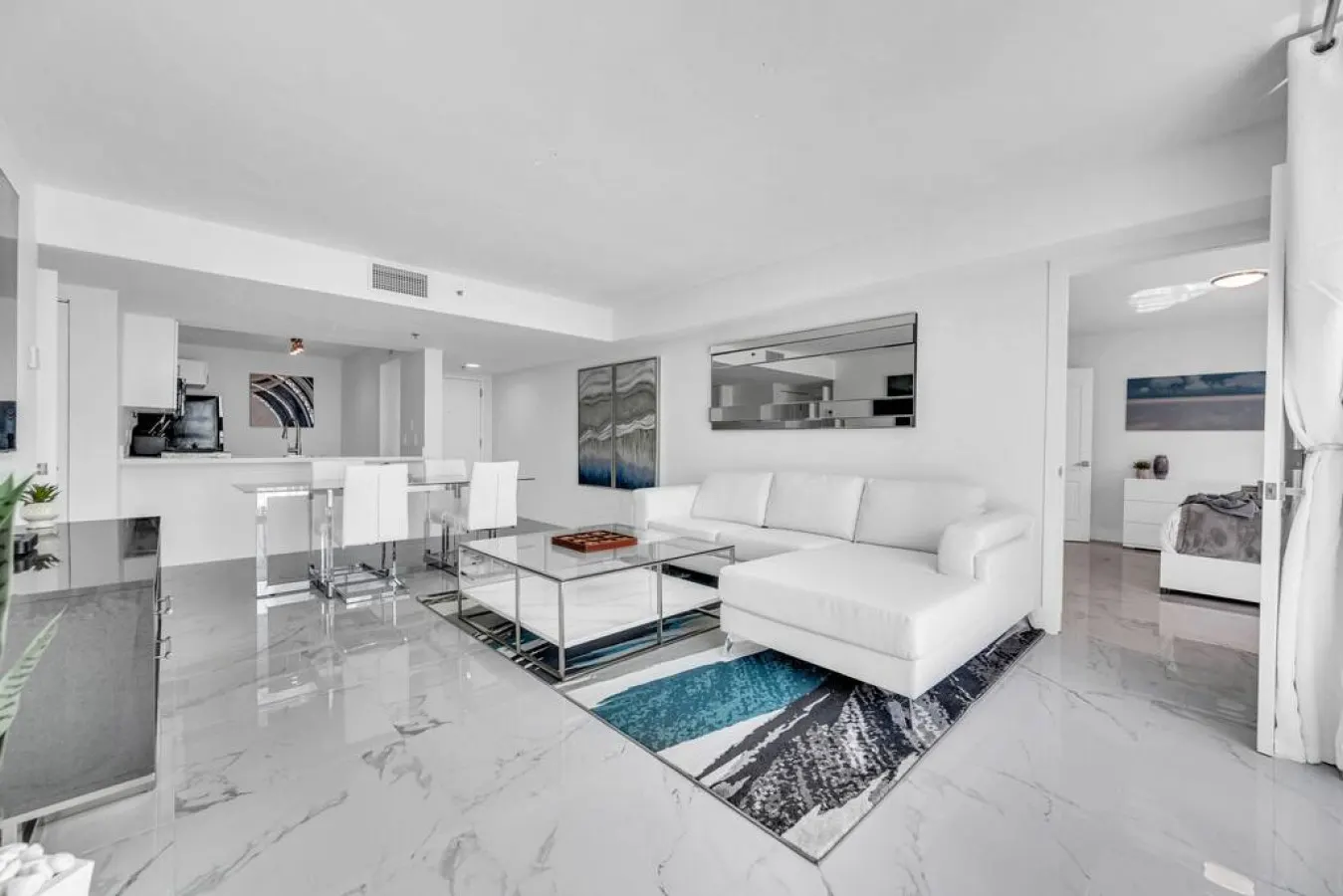 Luxurious 34th floor Ocean view Private Unit 2