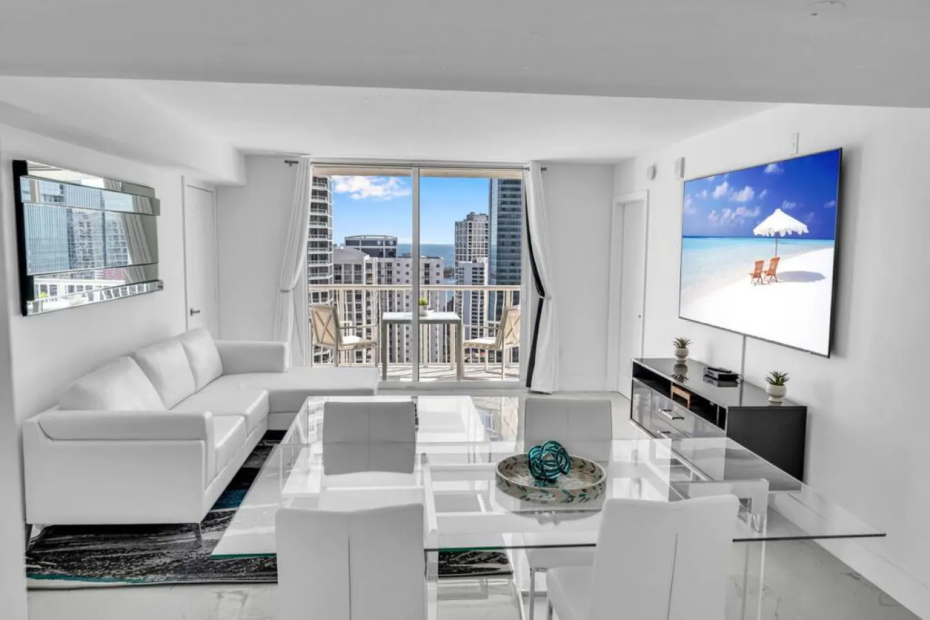 Luxurious 34th floor Ocean view Private Unit 10