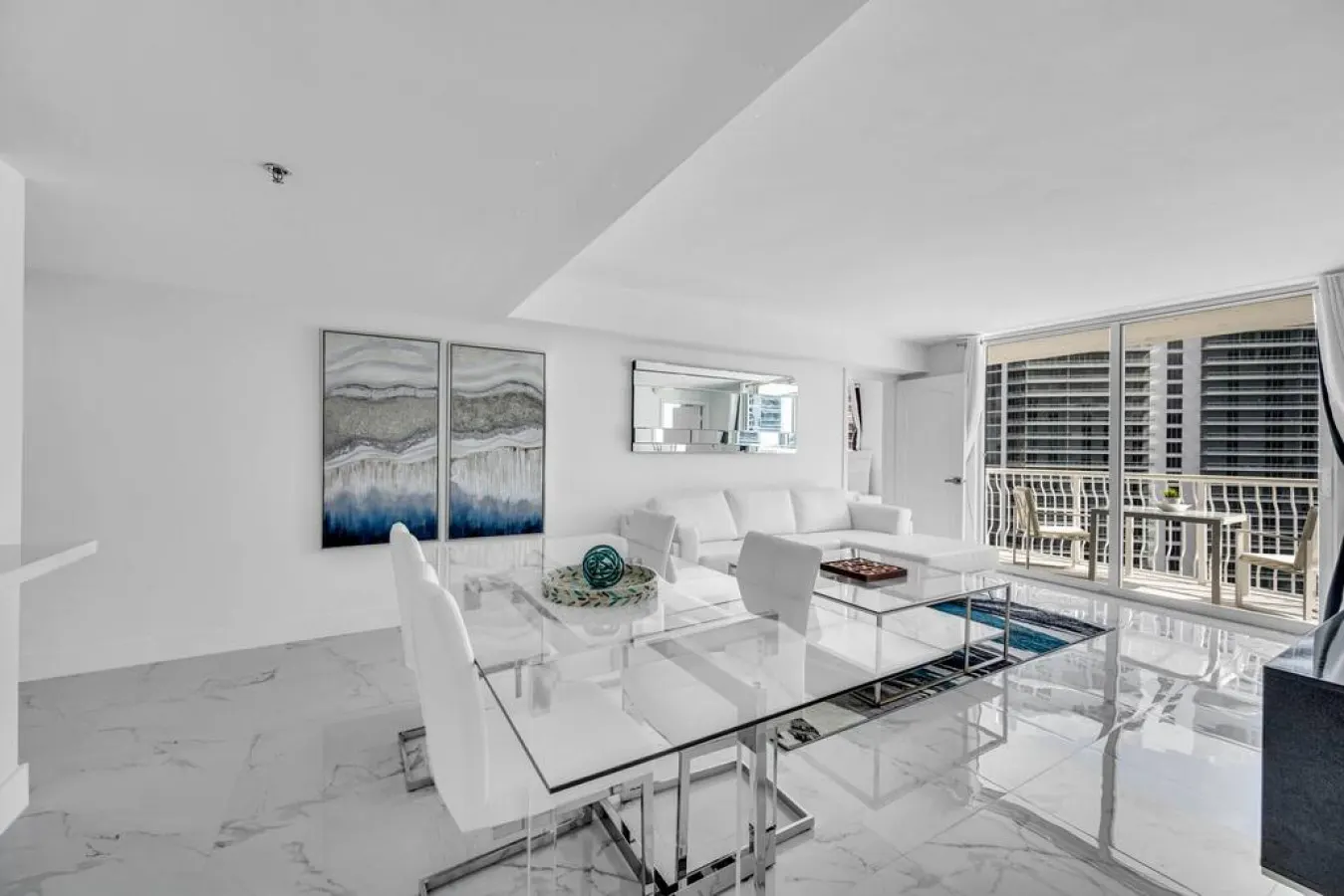 Luxurious 34th floor Ocean view Private Unit 11