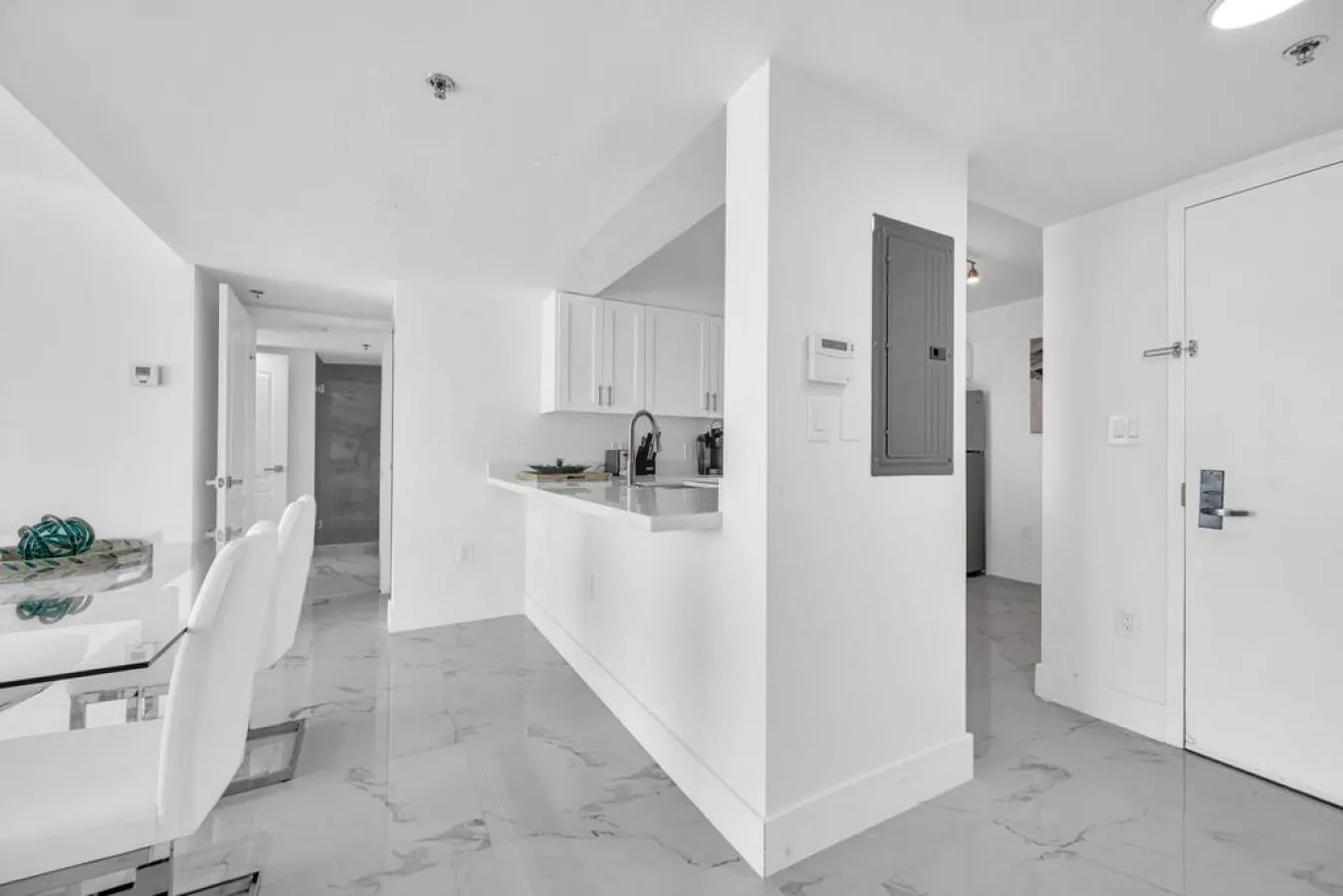 Luxurious 34th floor Ocean view Private Unit 12