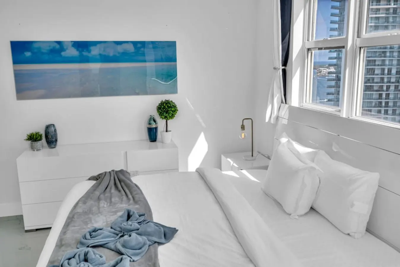 Luxurious 34th floor Ocean view Private Unit 16