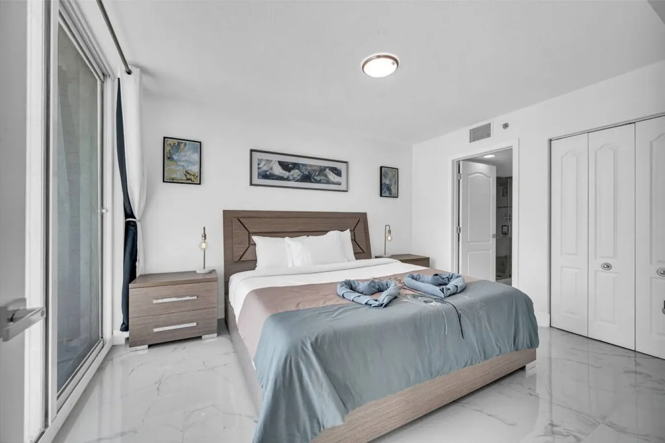 Luxurious 34th floor Ocean view Private Unit 20
