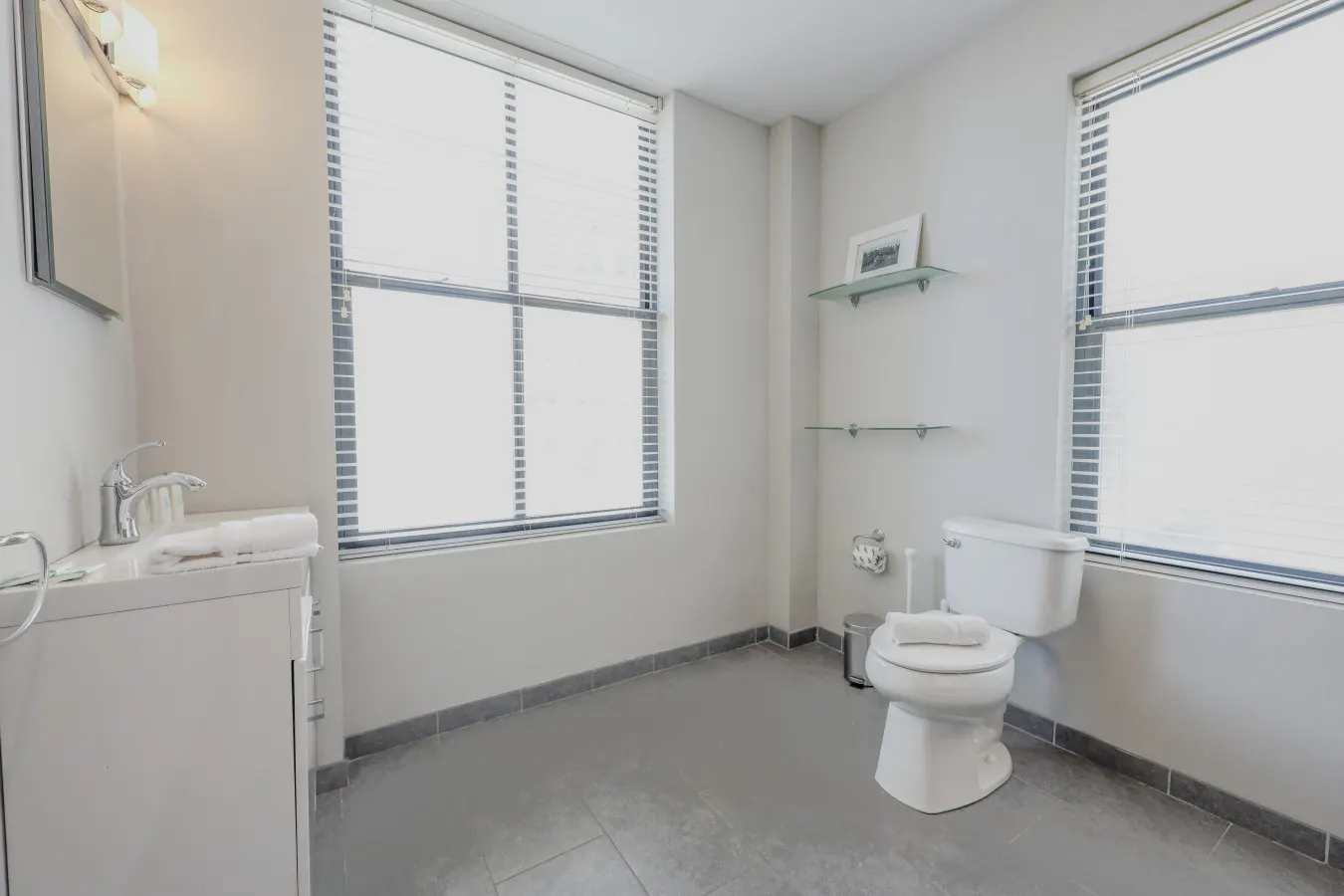 Spacious FIDI 2br/2br Close to Everything! 13