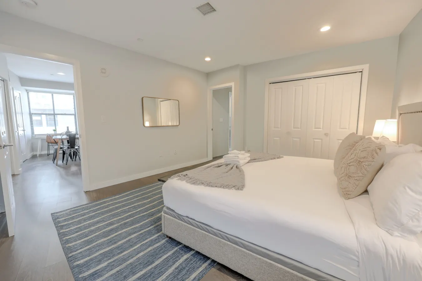 Spacious FIDI 2br/2br Close to Everything! 8