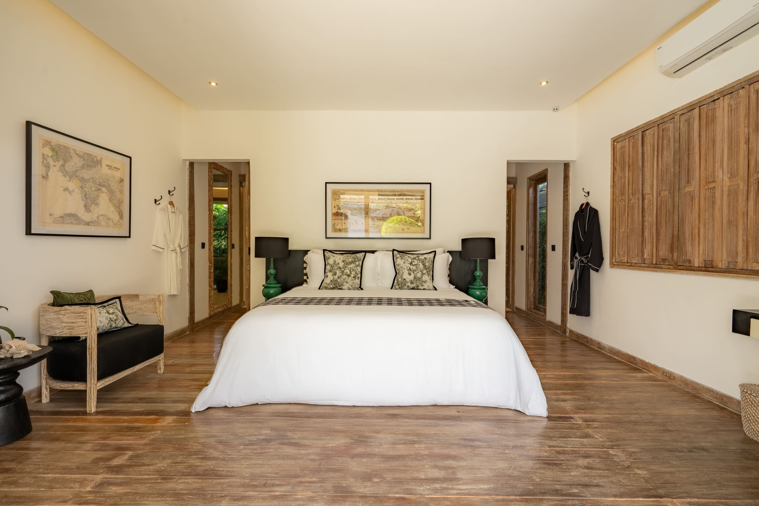 Seminyak Luxury 4BR - Family-Friendly Social Pool! 37