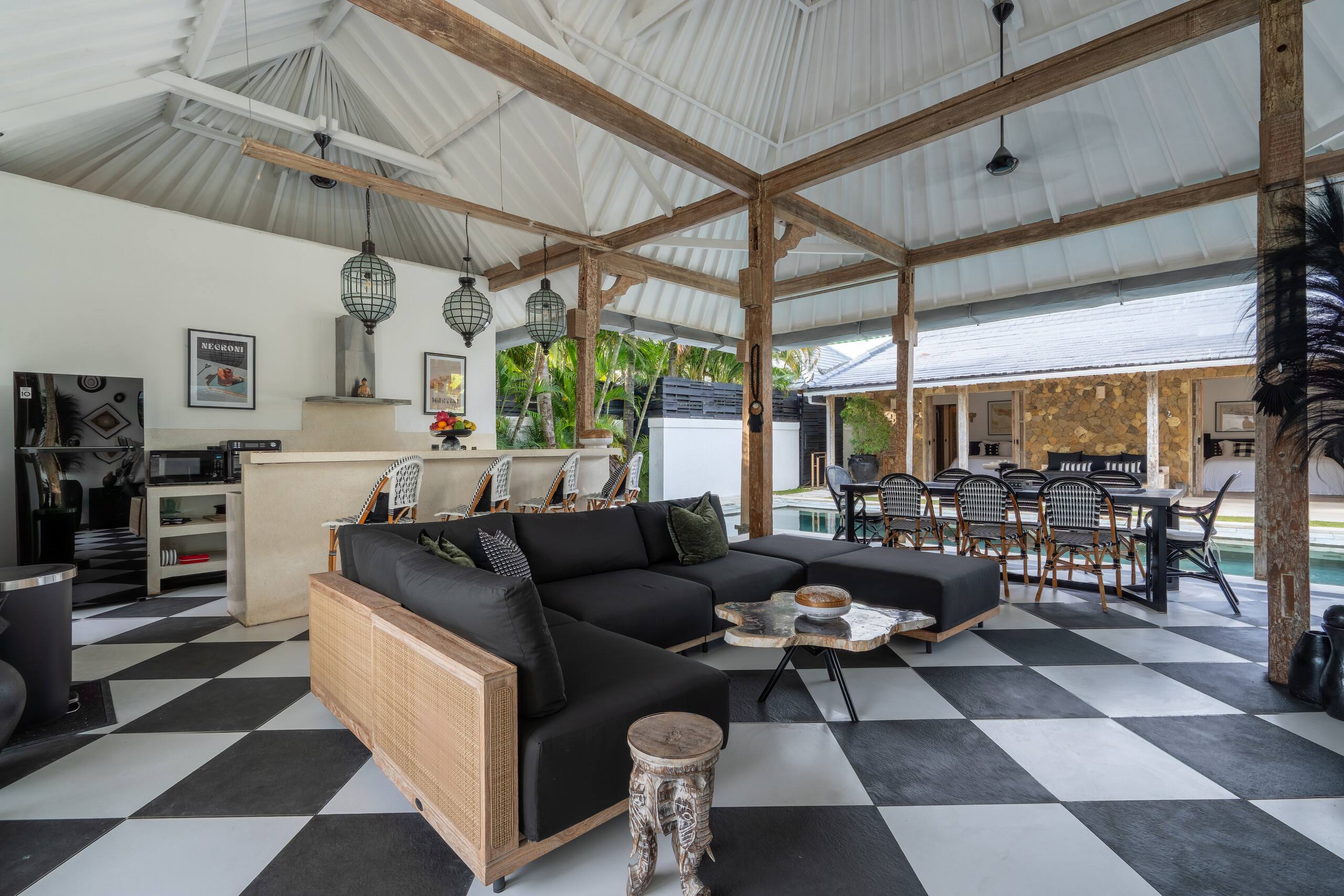 Seminyak Luxury 4BR - Family-Friendly Social Pool! 10