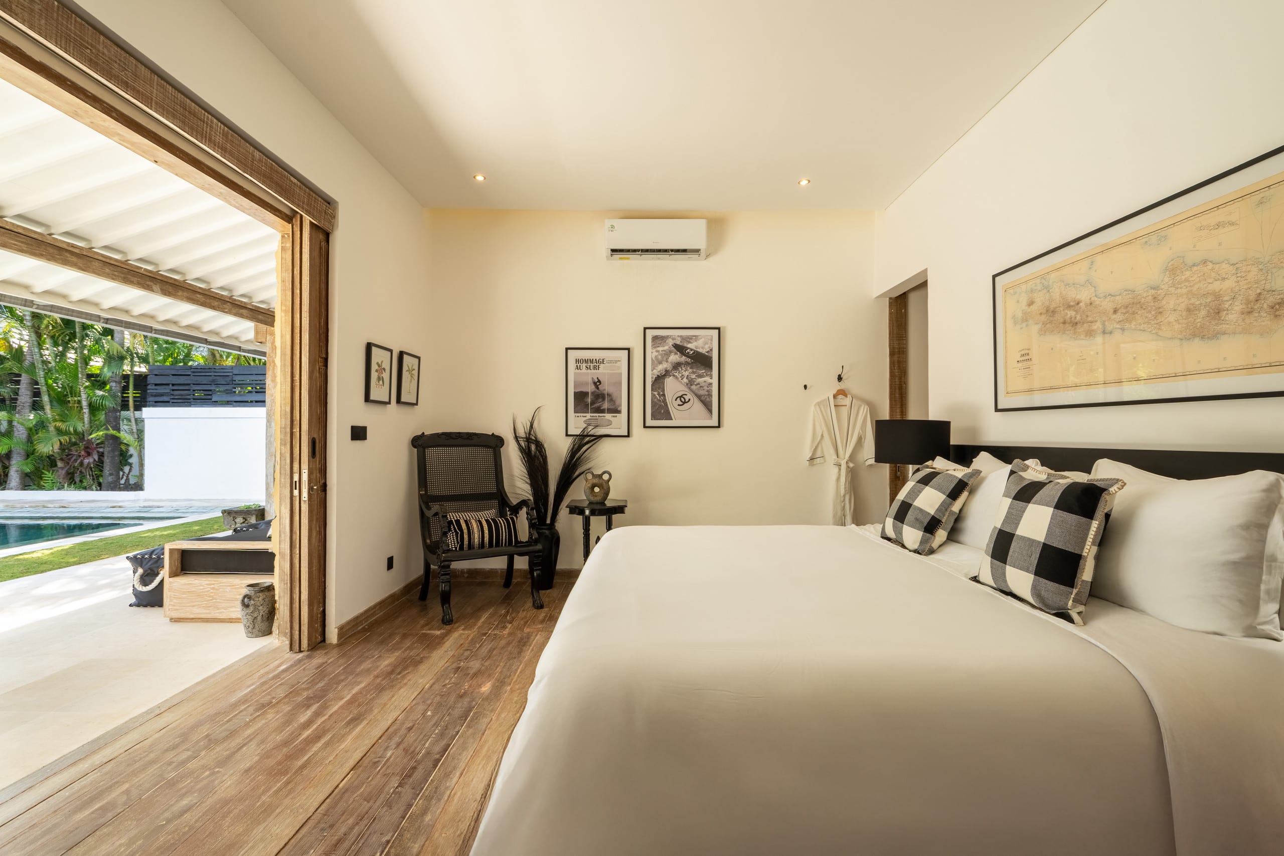 Seminyak Luxury 4BR - Family-Friendly Social Pool! 33