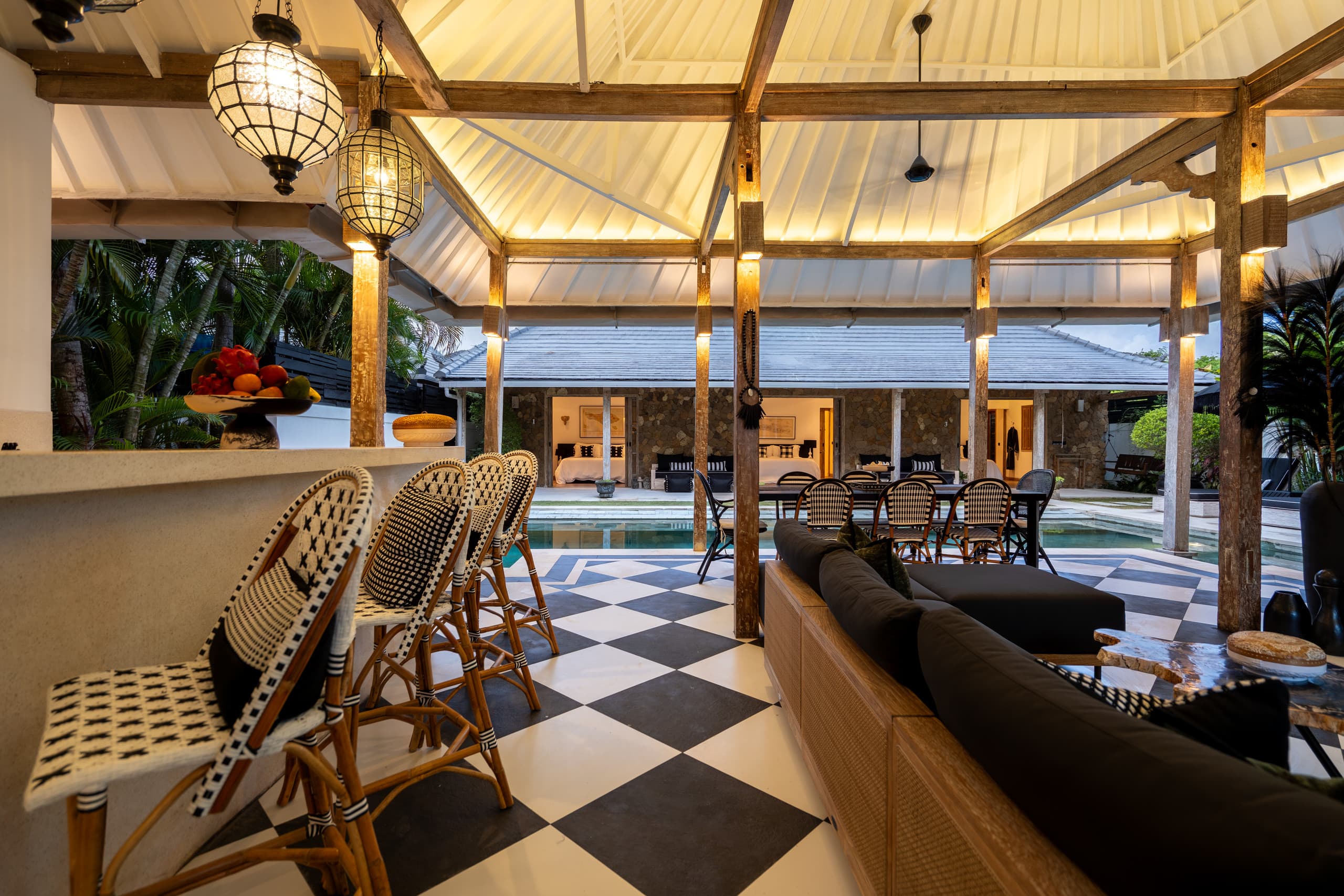 Seminyak Luxury 4BR - Family-Friendly Social Pool! 18