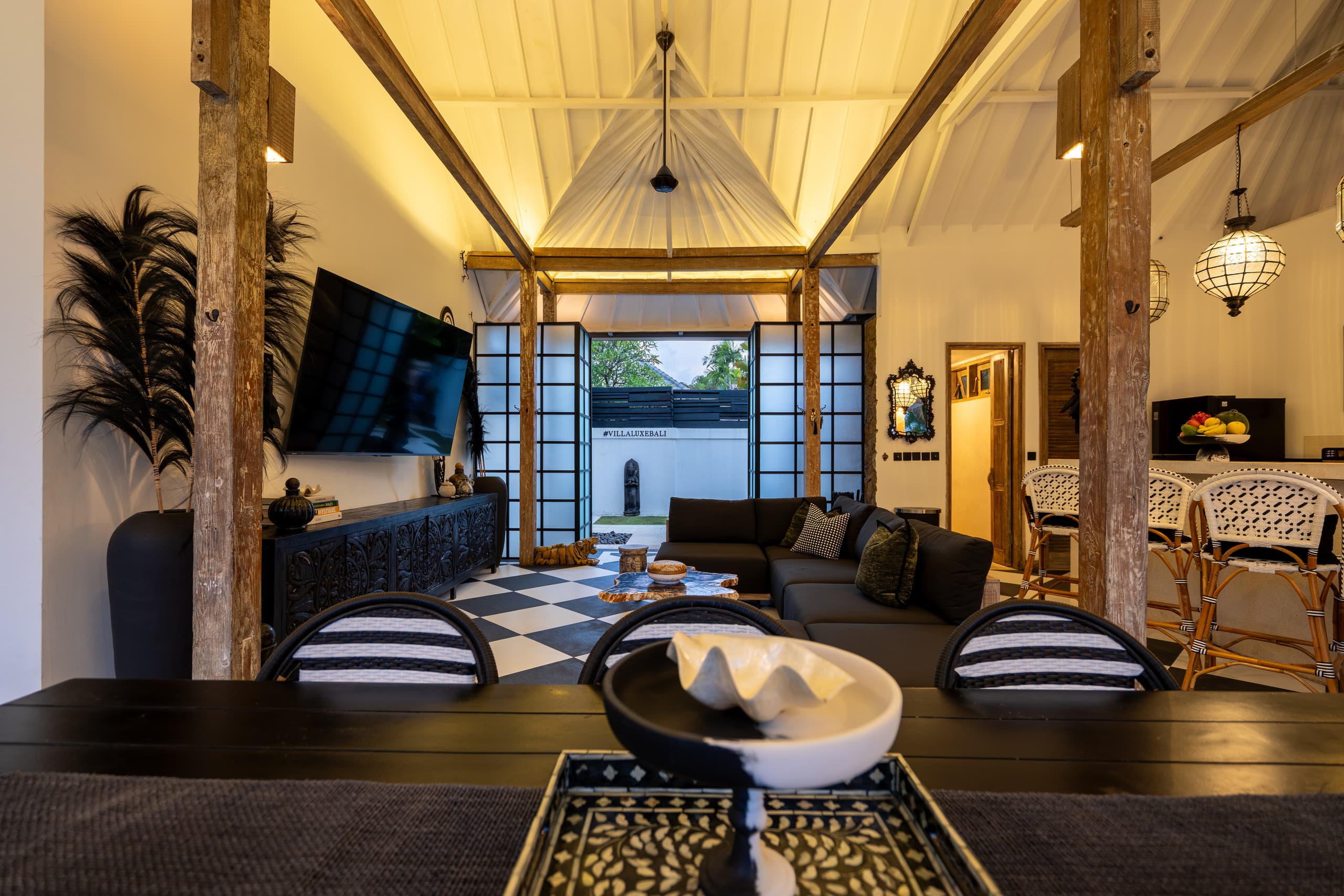 Seminyak Luxury 4BR - Family-Friendly Social Pool! 17