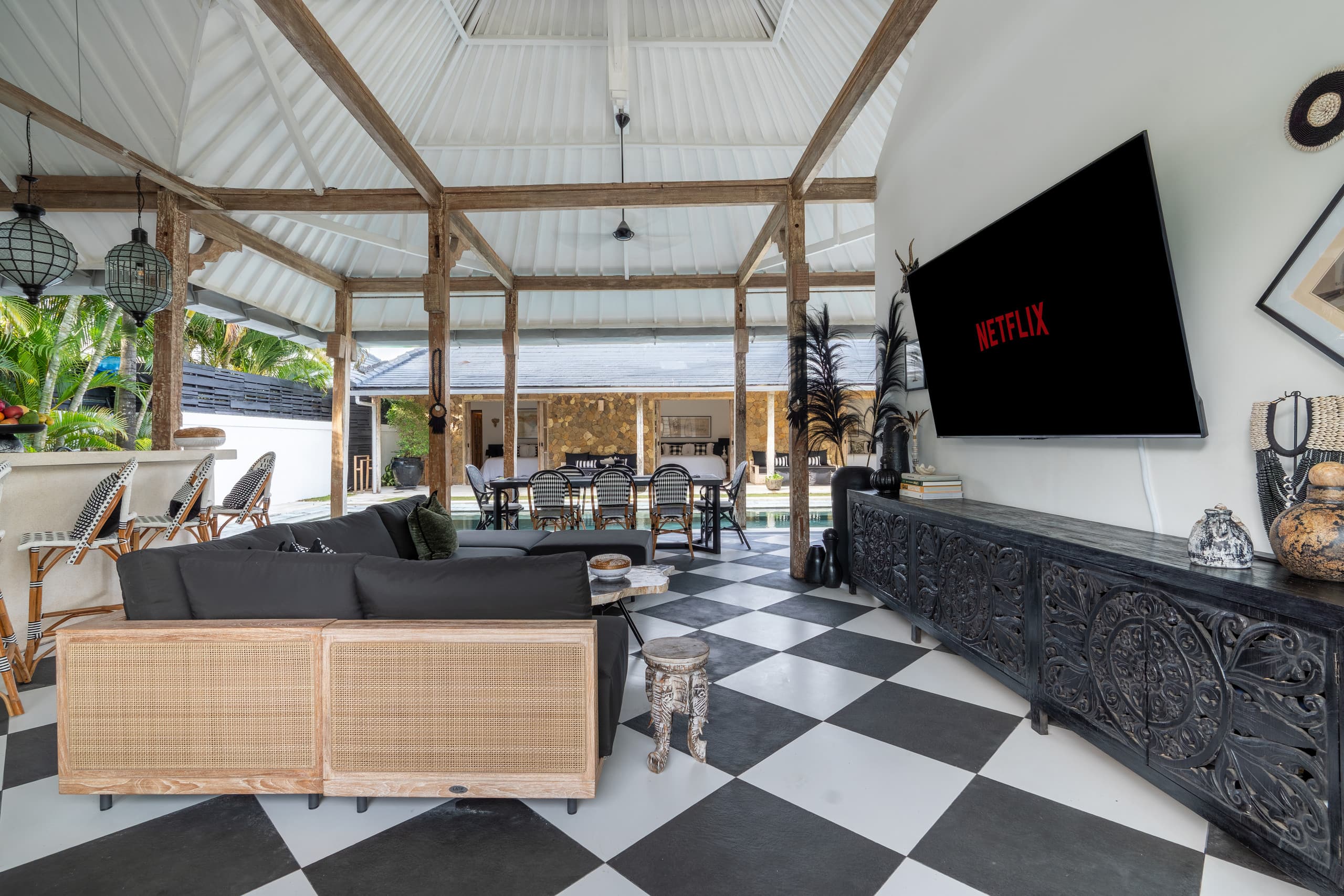 Seminyak Luxury 4BR - Family-Friendly Social Pool! 7