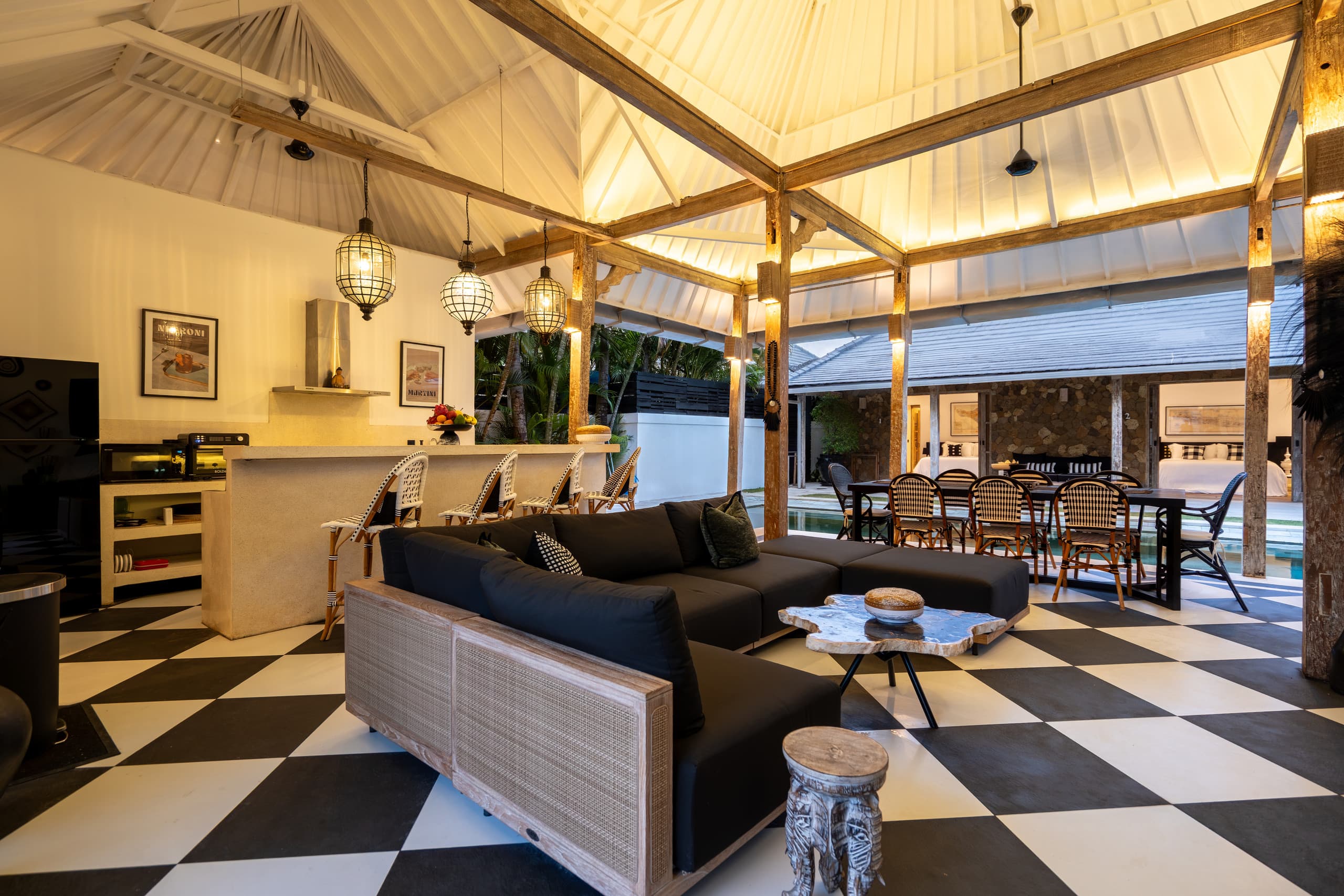 Seminyak Luxury 4BR - Family-Friendly Social Pool! 20