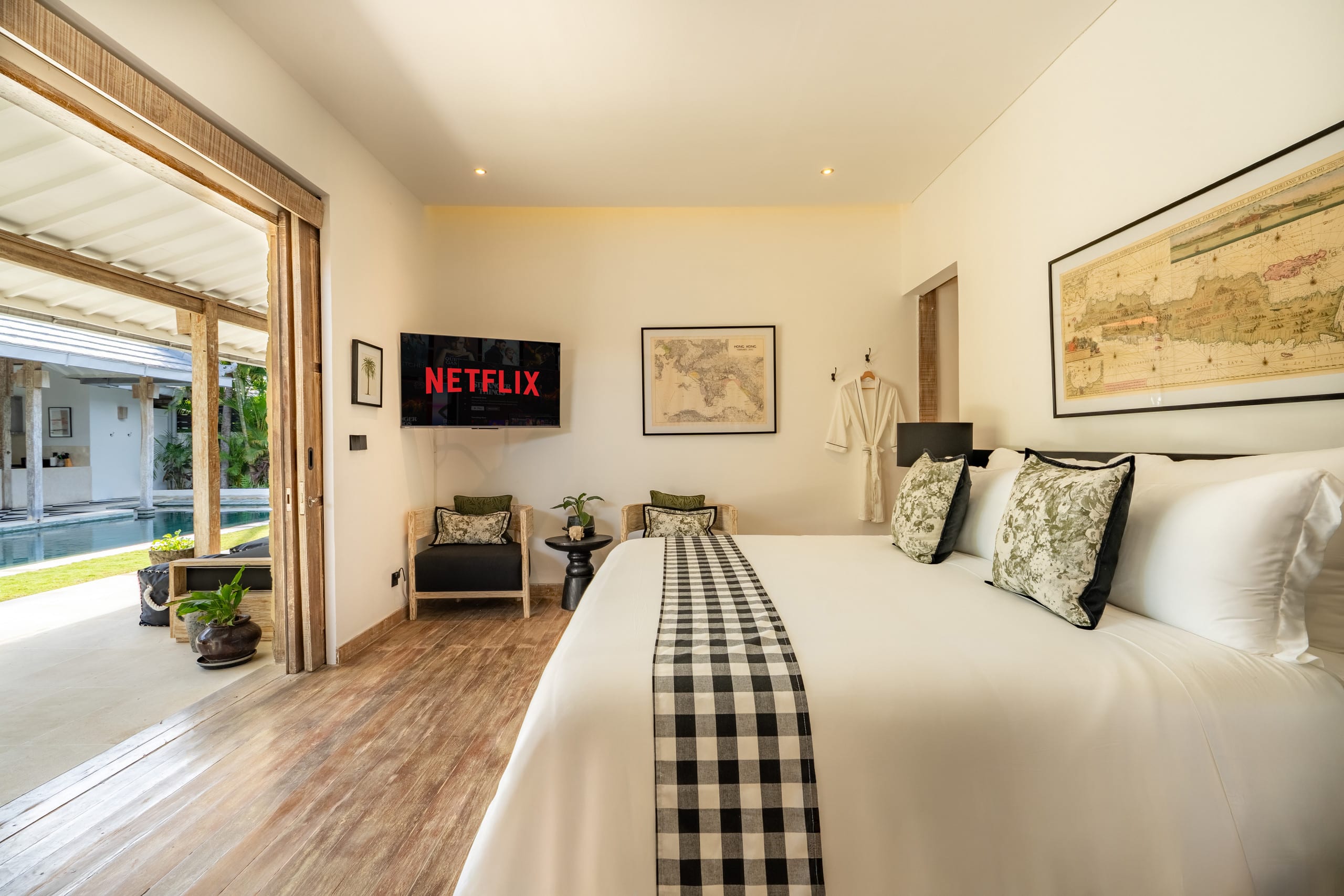 Seminyak Luxury 4BR - Family-Friendly Social Pool! — photo 4