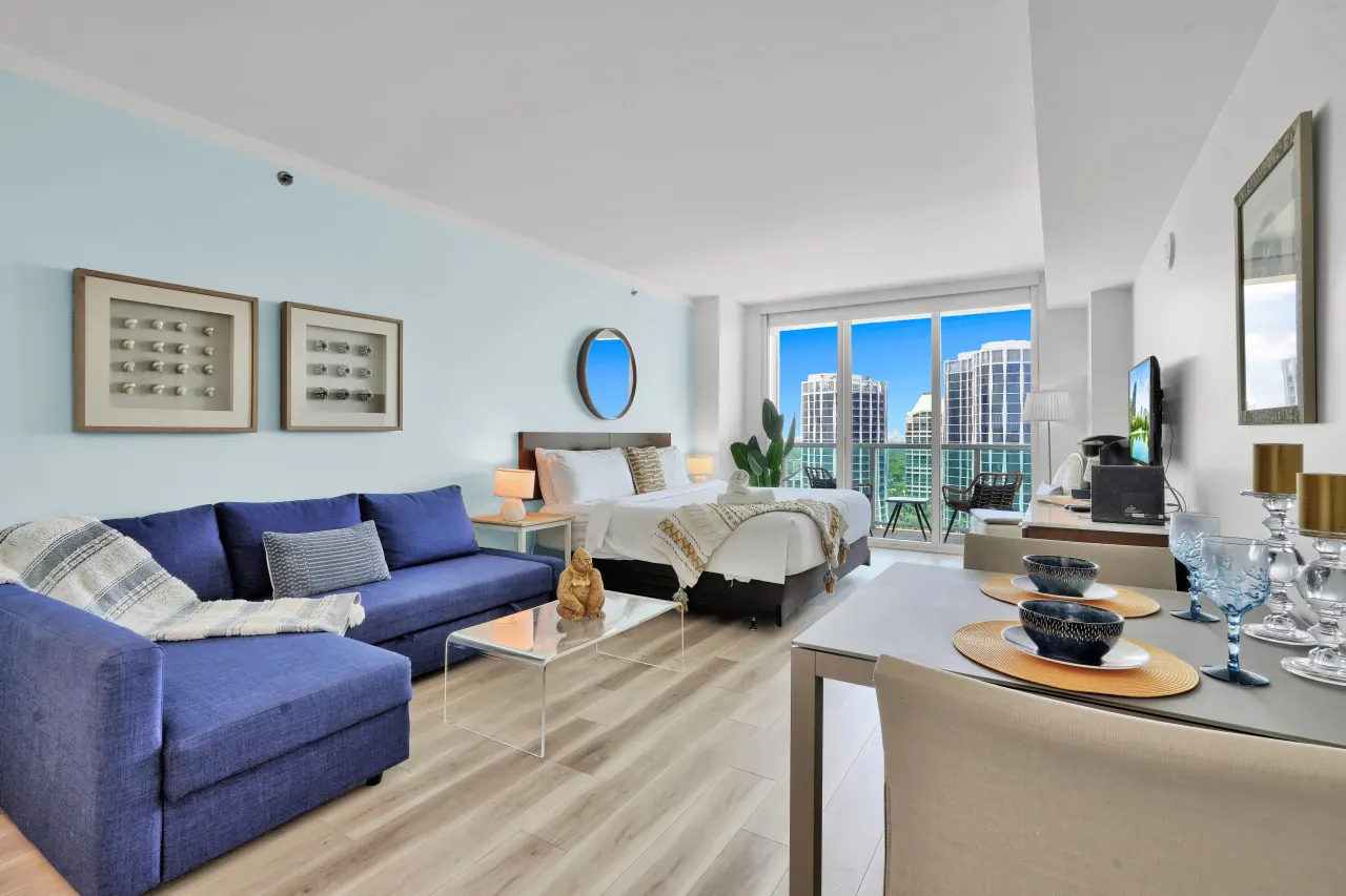 SF Beautiful Blue & Gold Studio with Ocean View 1