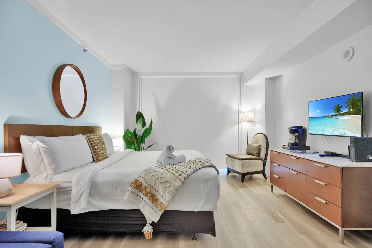 SF Beautiful Blue & Gold Studio with Ocean View 5