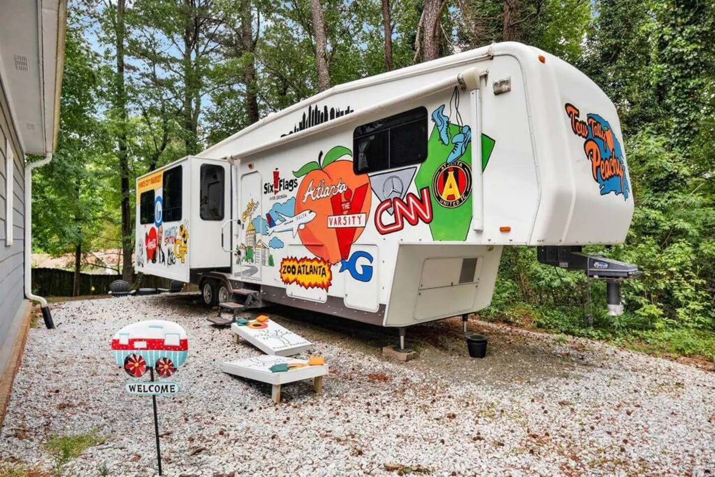 Cozy RV with Fireplace, Grill & Patio — photo 2