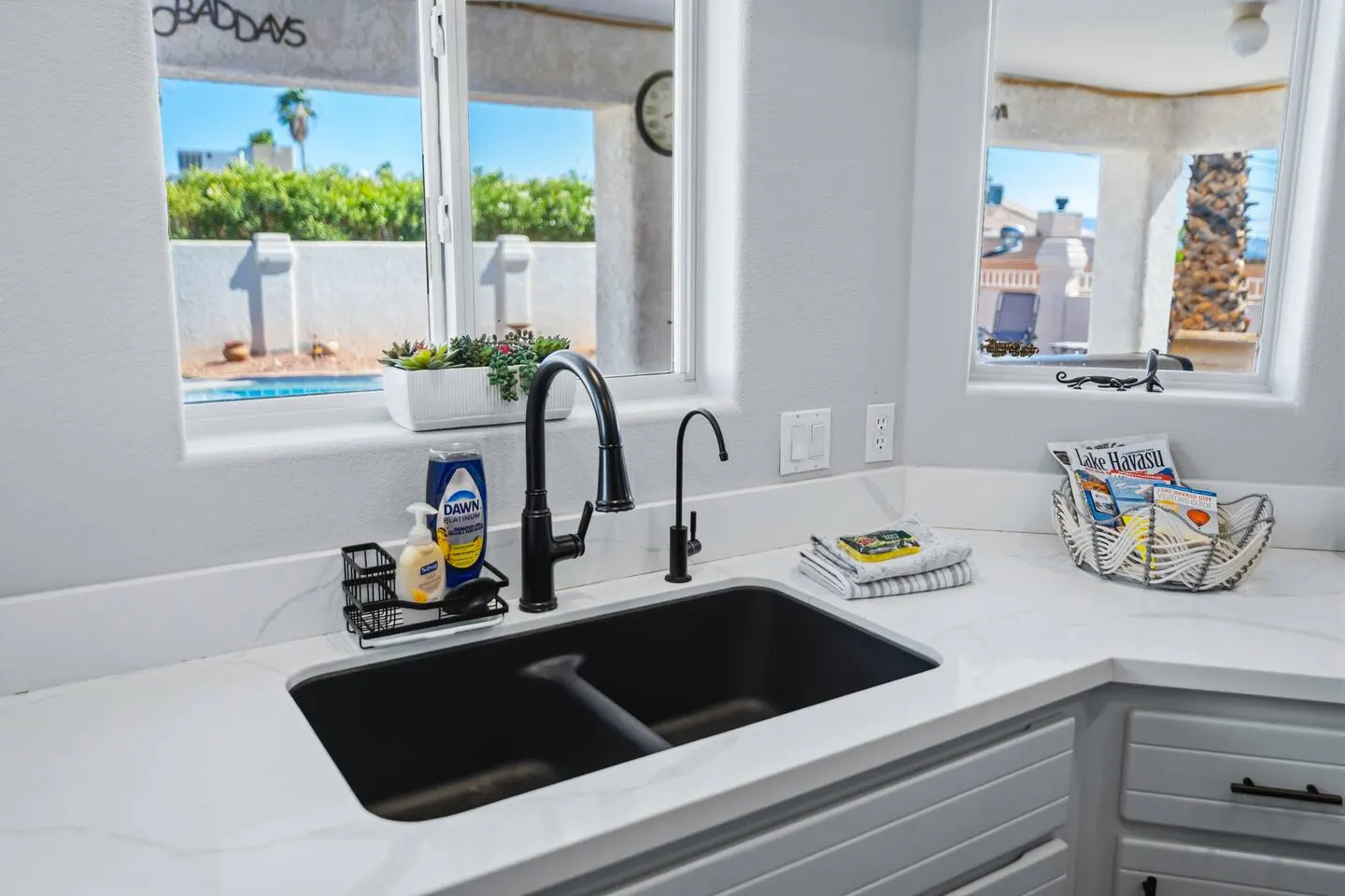 Downtown Palms Pool 3bd BBQ Sleeps 9 15