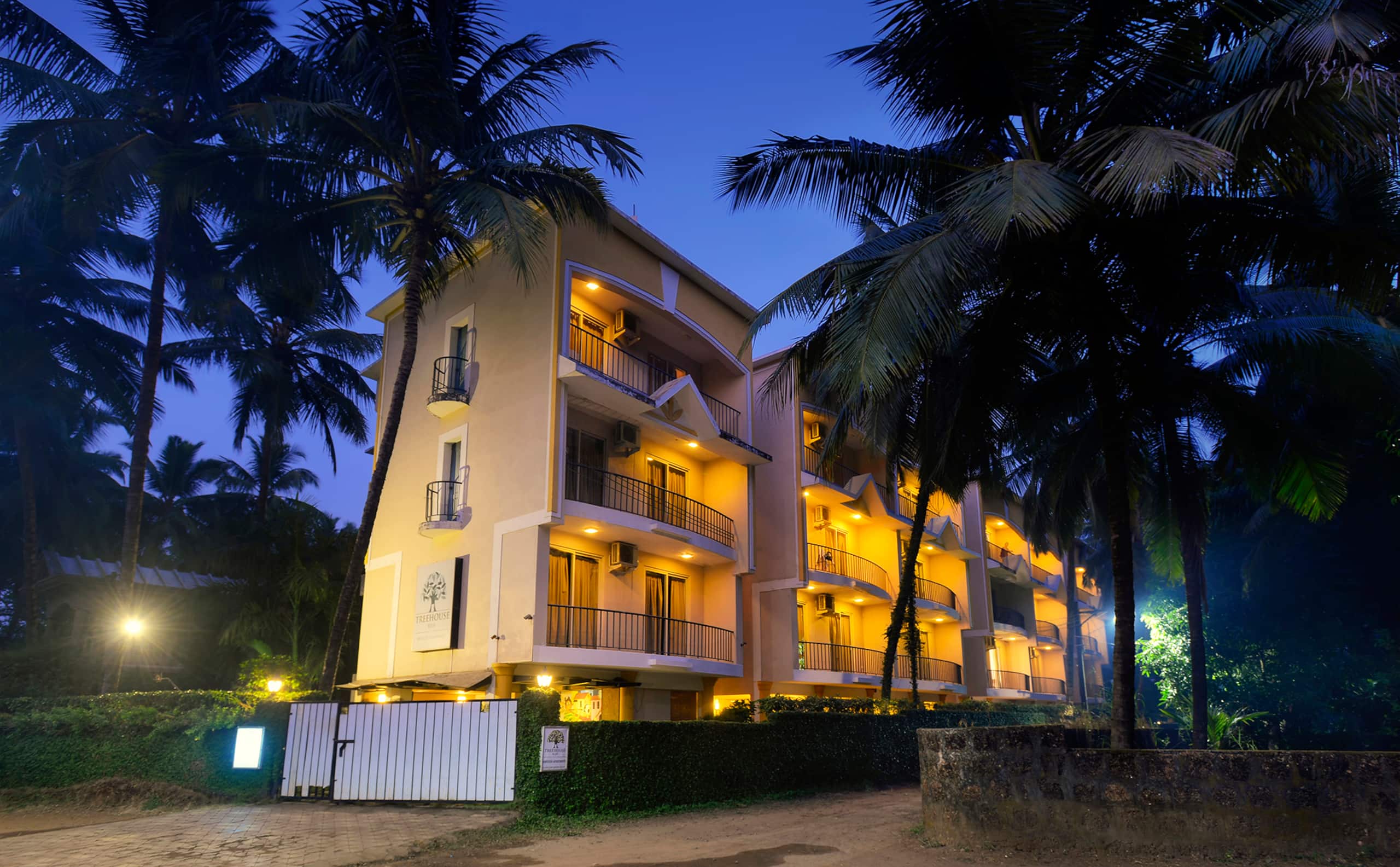 Treehouse Blue 1 bhk-/1, Pool, WiFi & Breakfast 6