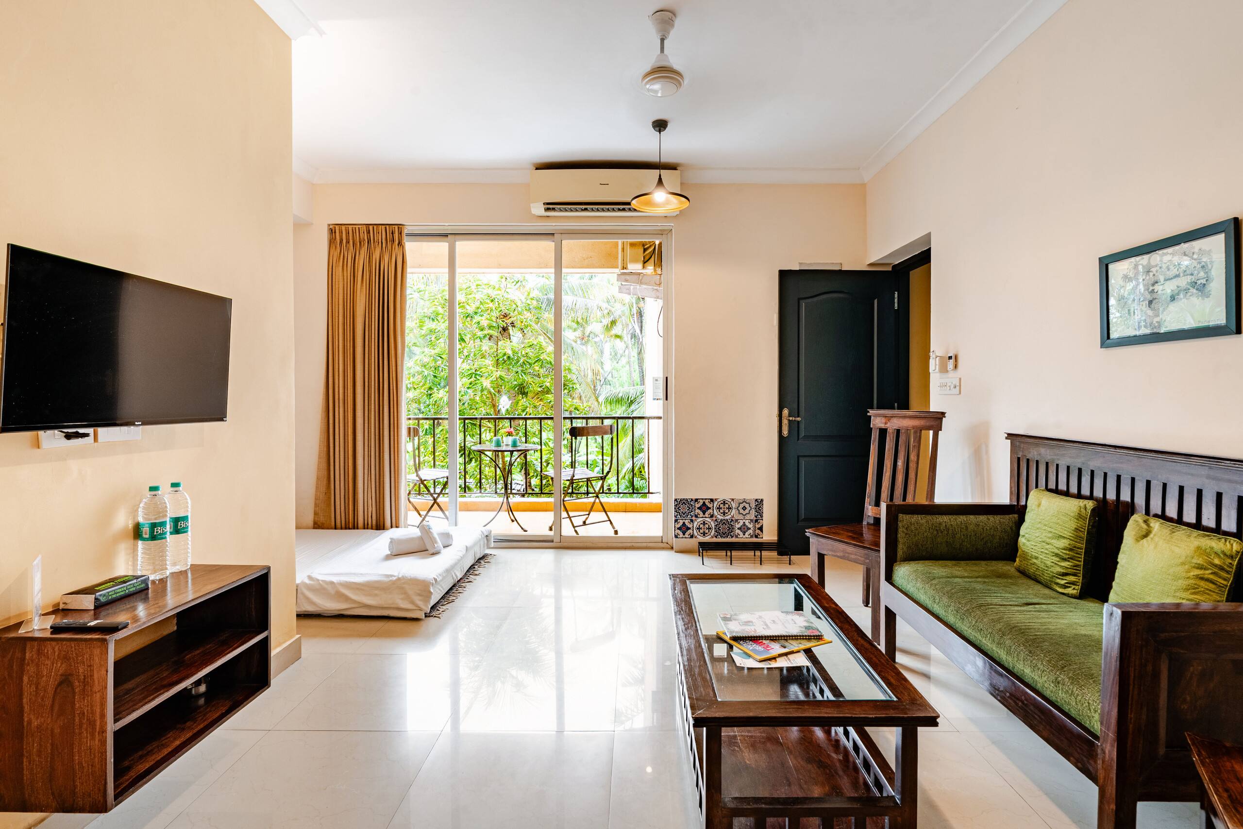 Treehouse Blue 1 bhk-/1, Pool, WiFi & Breakfast 10