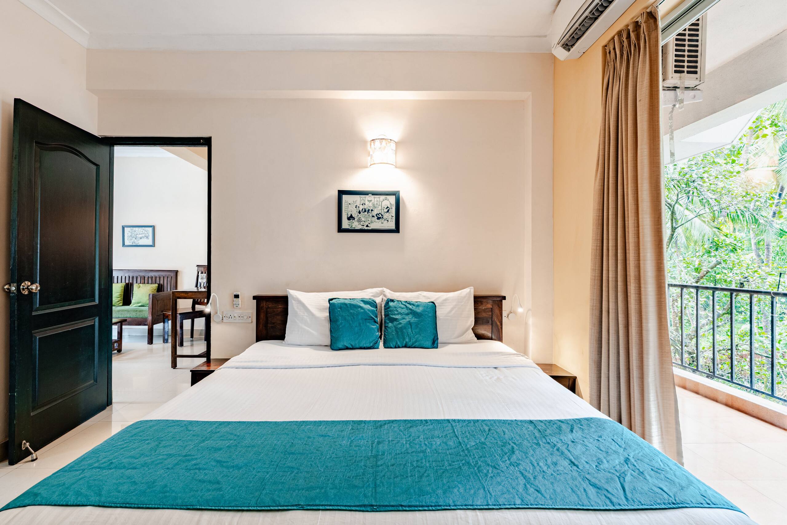 Treehouse Blue 1 bhk-/1, Pool, WiFi & Breakfast 24