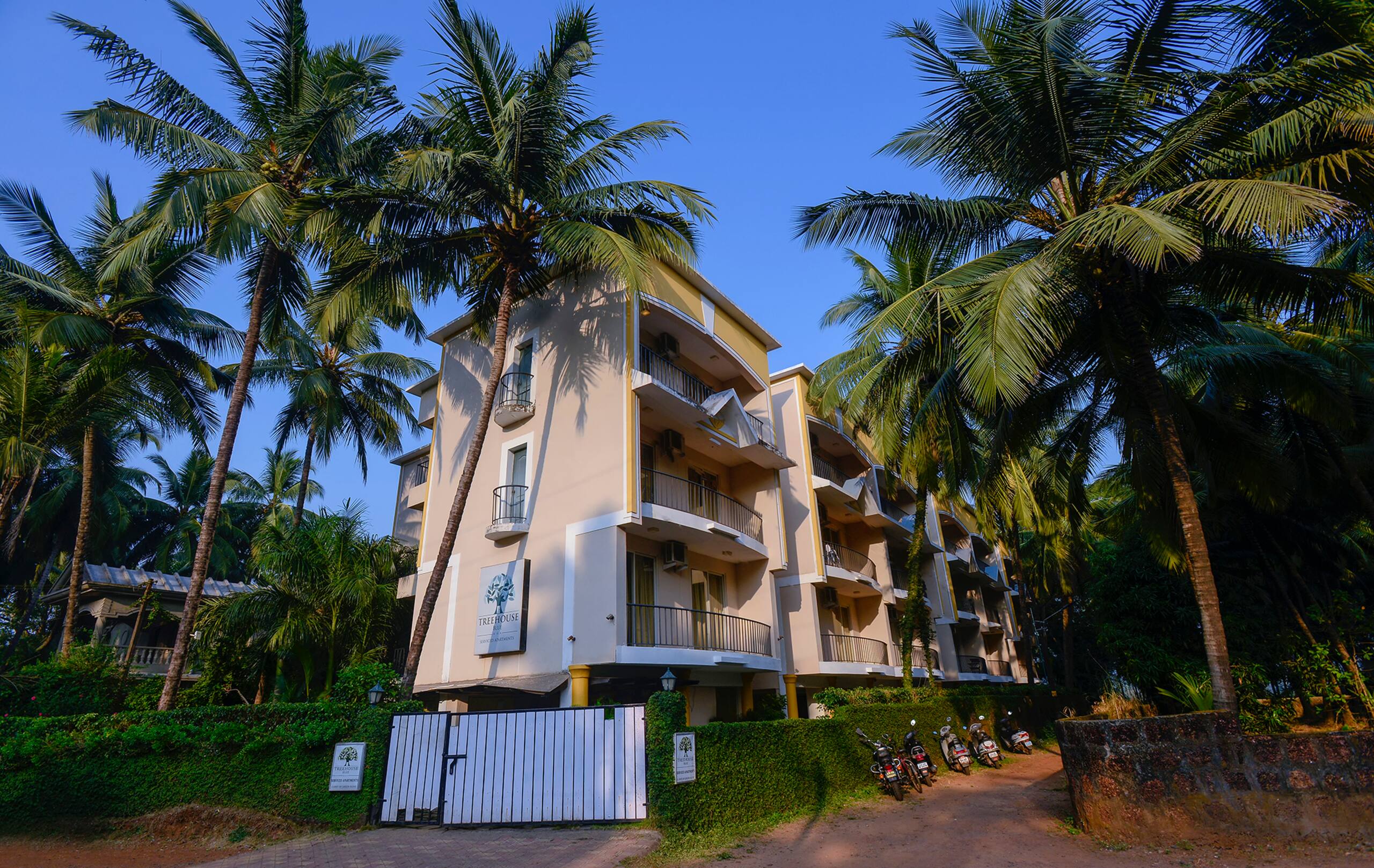 Treehouse Blue 1 bhk-/1, Pool, WiFi & Breakfast 36