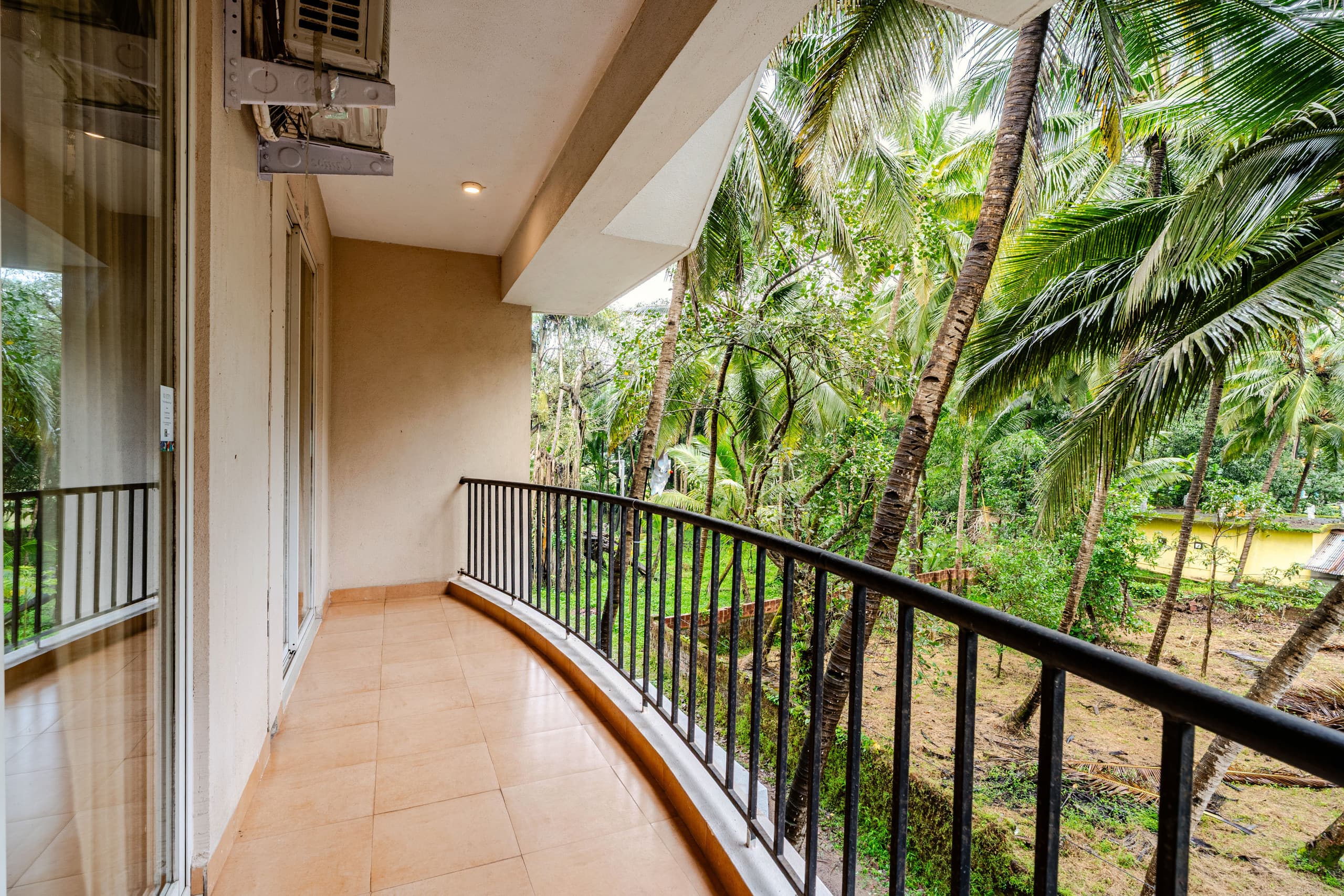 Treehouse Blue 1 bhk-/1, Pool, WiFi & Breakfast 33