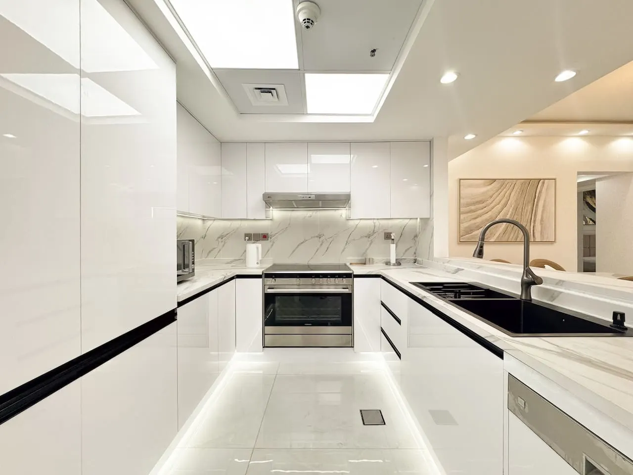 Dream Shoma-2BR - Pool - Walk to Burj Khalifa 10