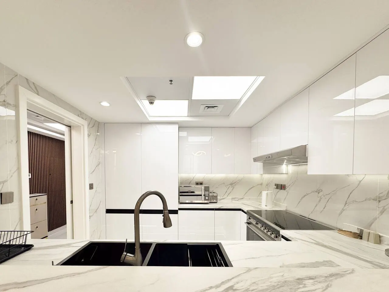 Dream Shoma-2BR - Pool - Walk to Burj Khalifa 6