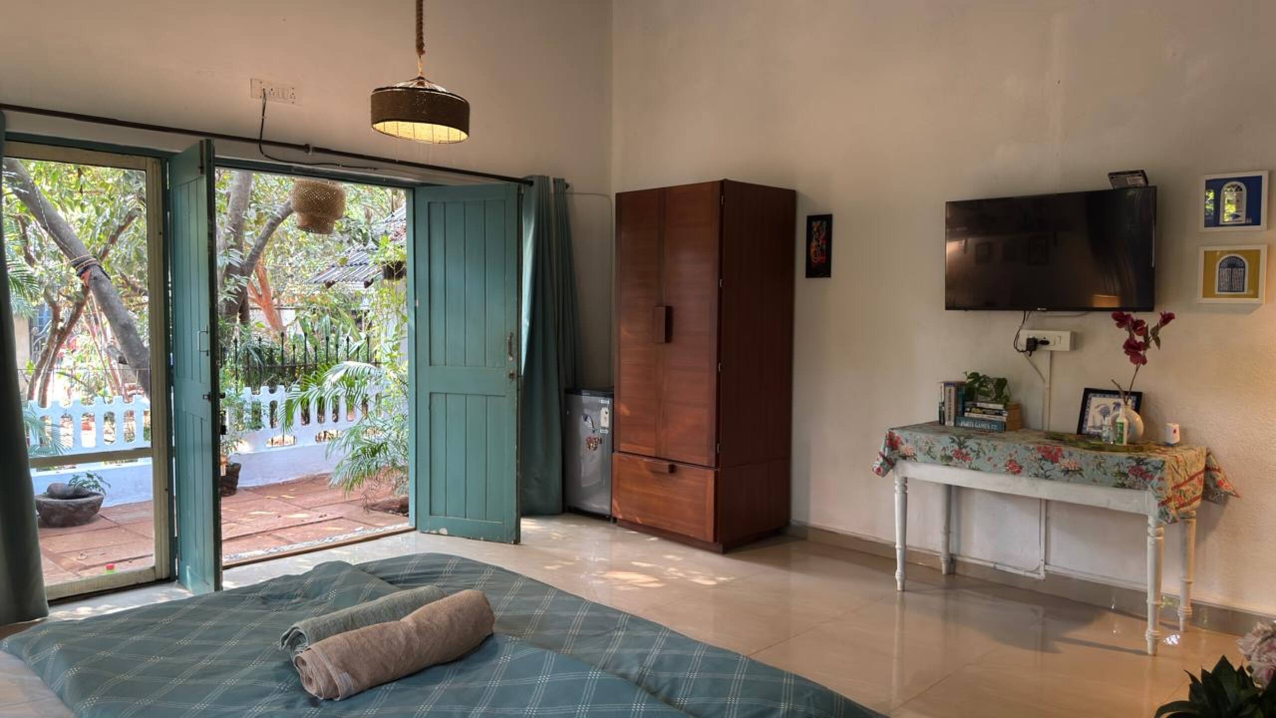 Hidden Tropical Stay in Calangute - Close to Beach 12