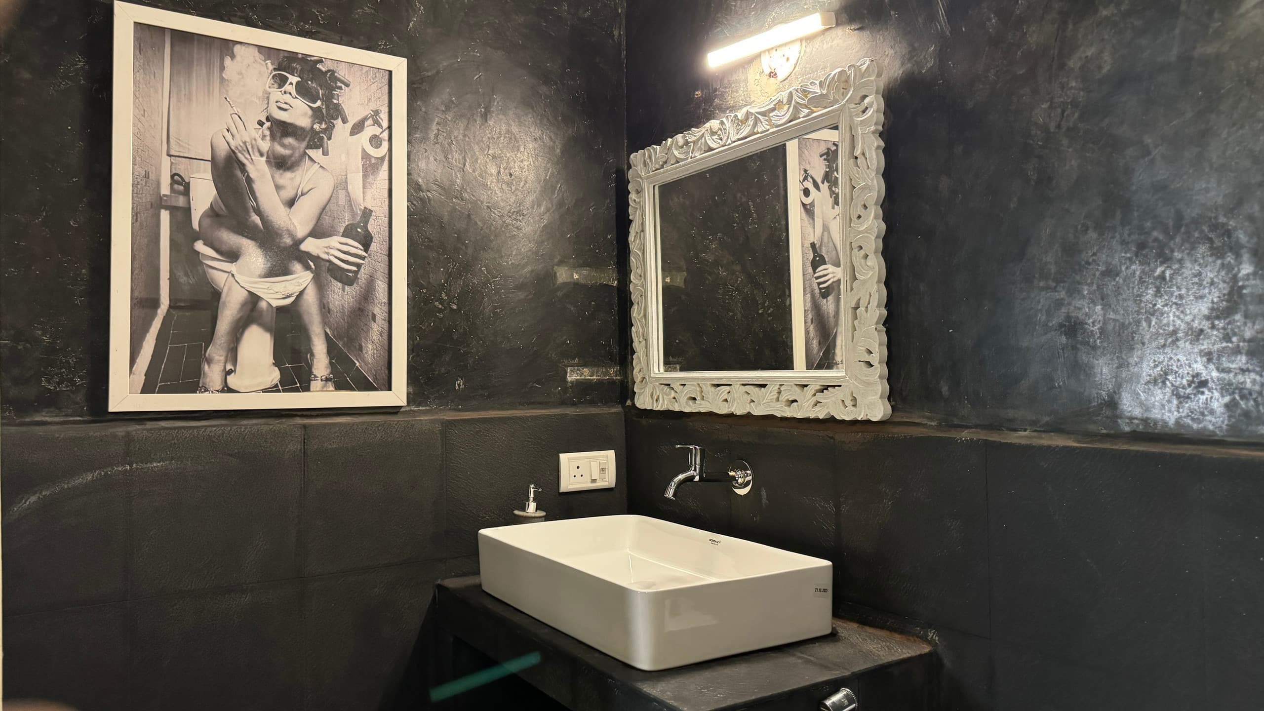 Hidden Tropical Stay in Calangute - Close to Beach 15