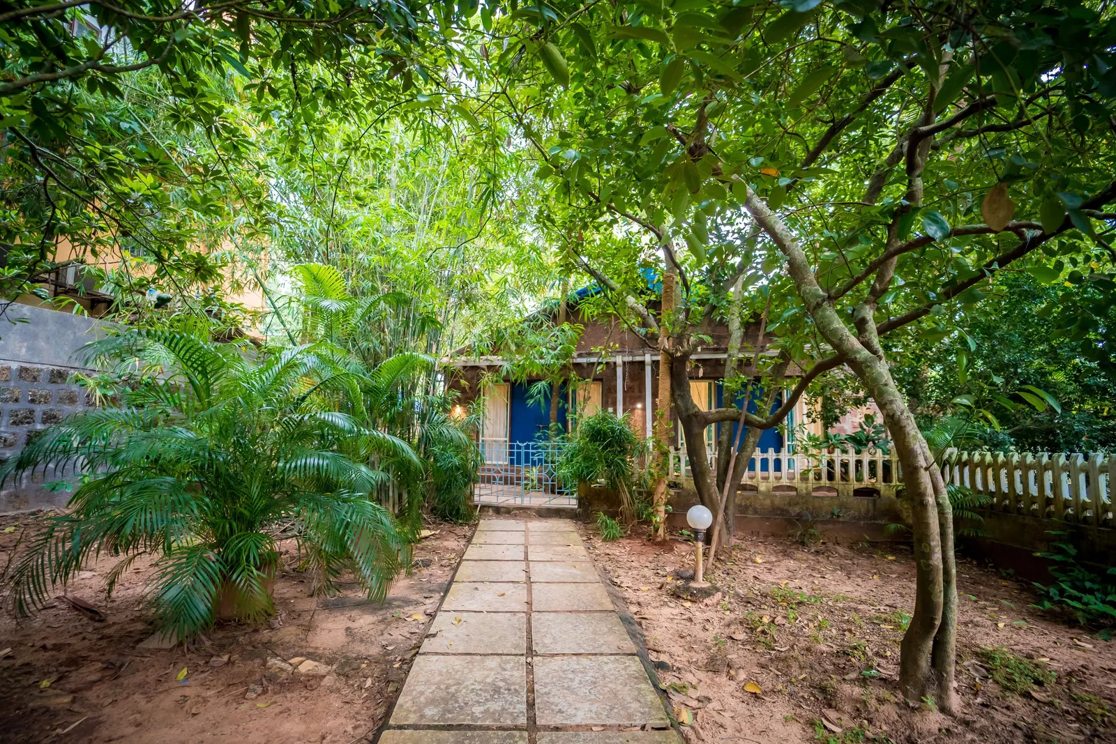 Hidden Tropical Stay in Calangute - Close to Beach 3