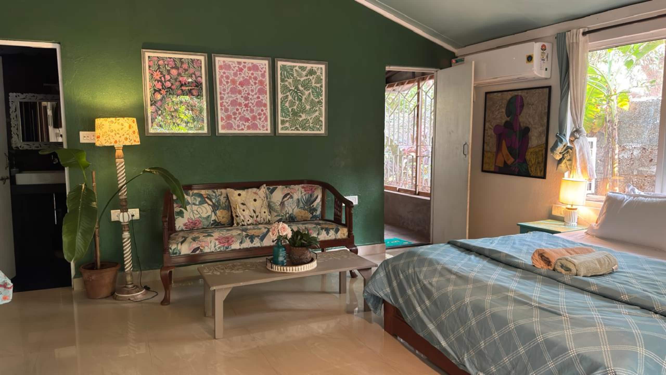 Hidden Tropical Stay in Calangute - Close to Beach 11