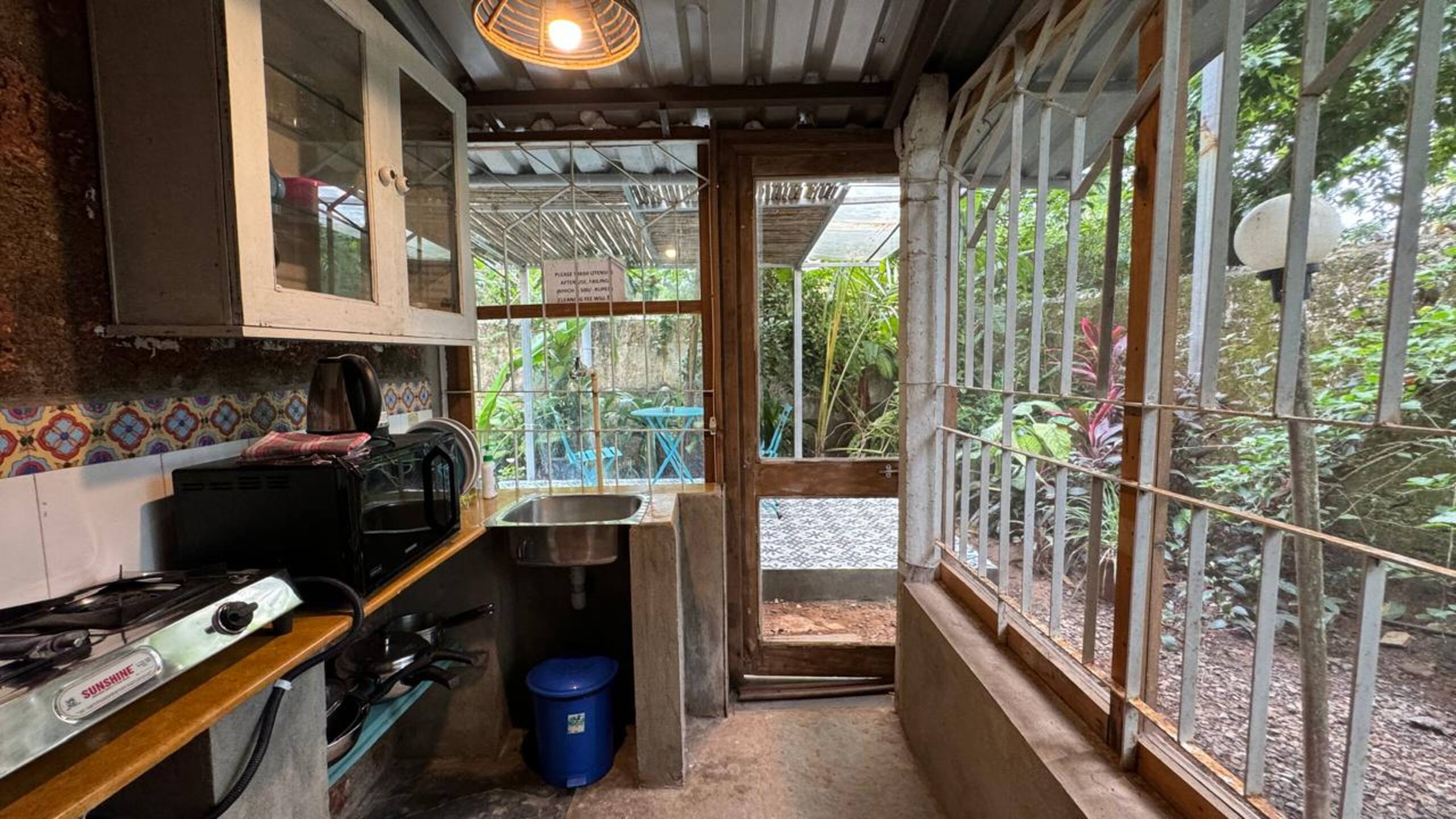 Hidden Tropical Stay in Calangute - Close to Beach 8