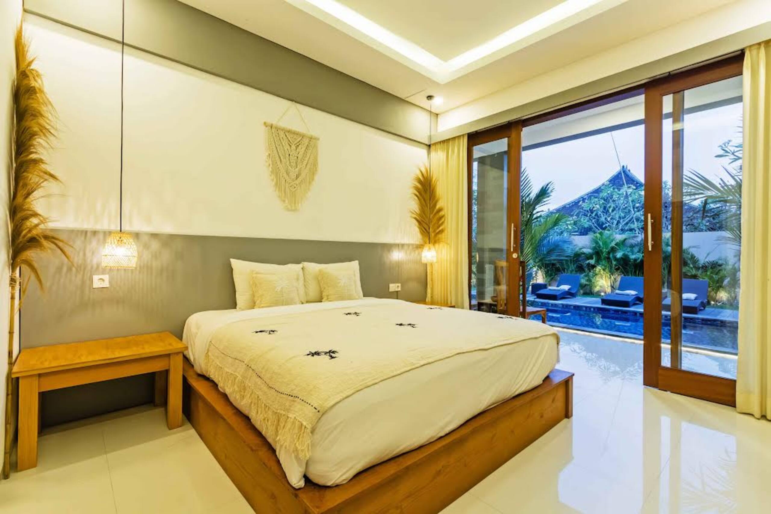 Villa Aruna – 5BR Canggu, 5 min to la brisa & surf 17