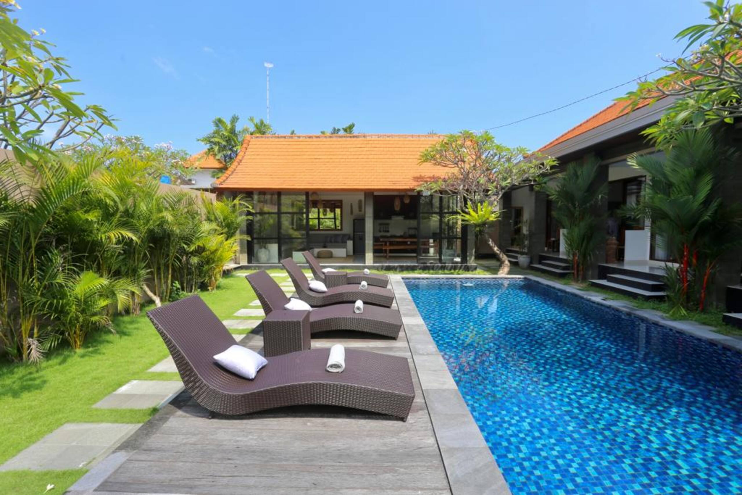 Villa Aruna – 5BR Canggu, 5 min to la brisa & surf — photo 4