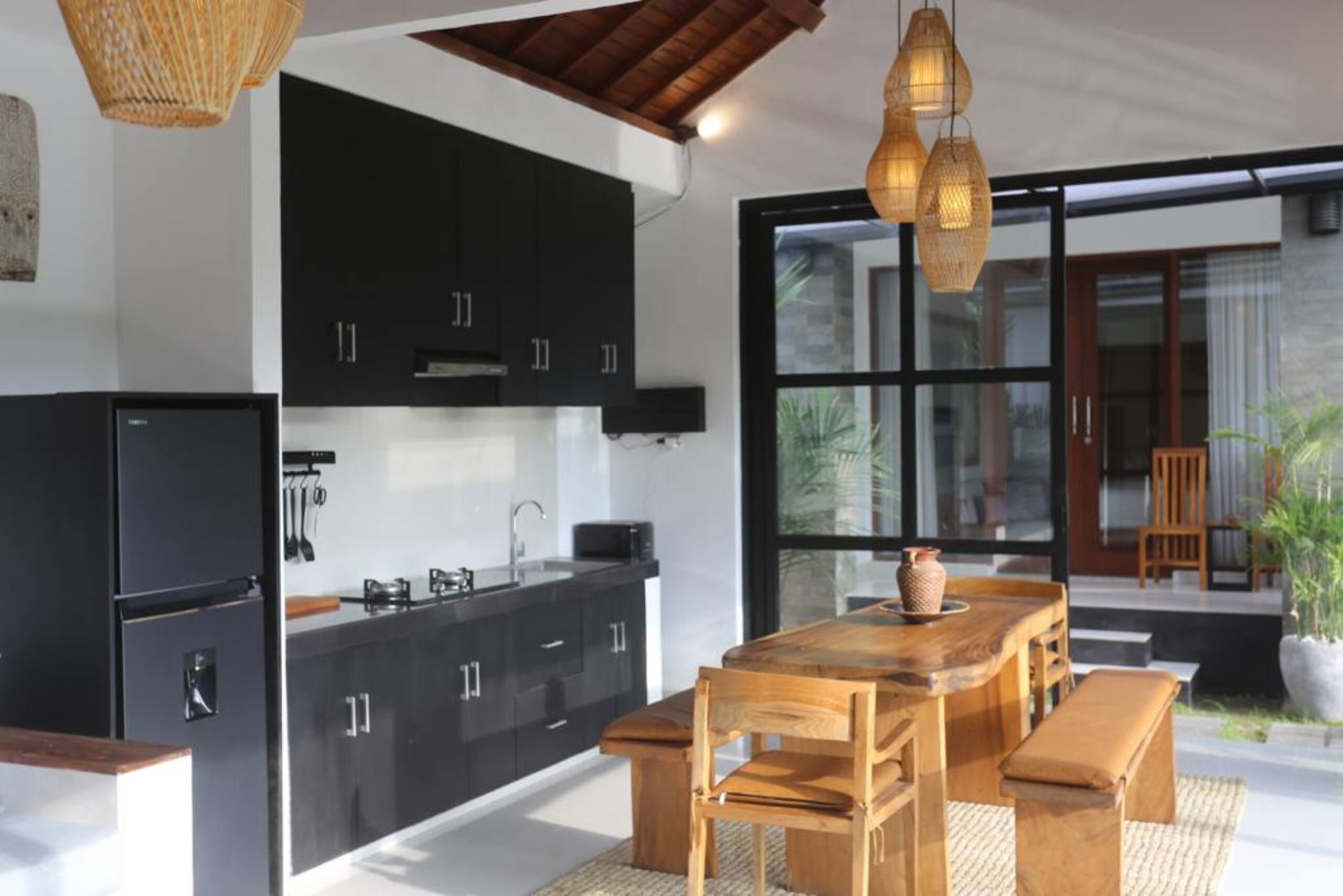 Villa Aruna – 5BR Canggu, 5 min to la brisa & surf 14