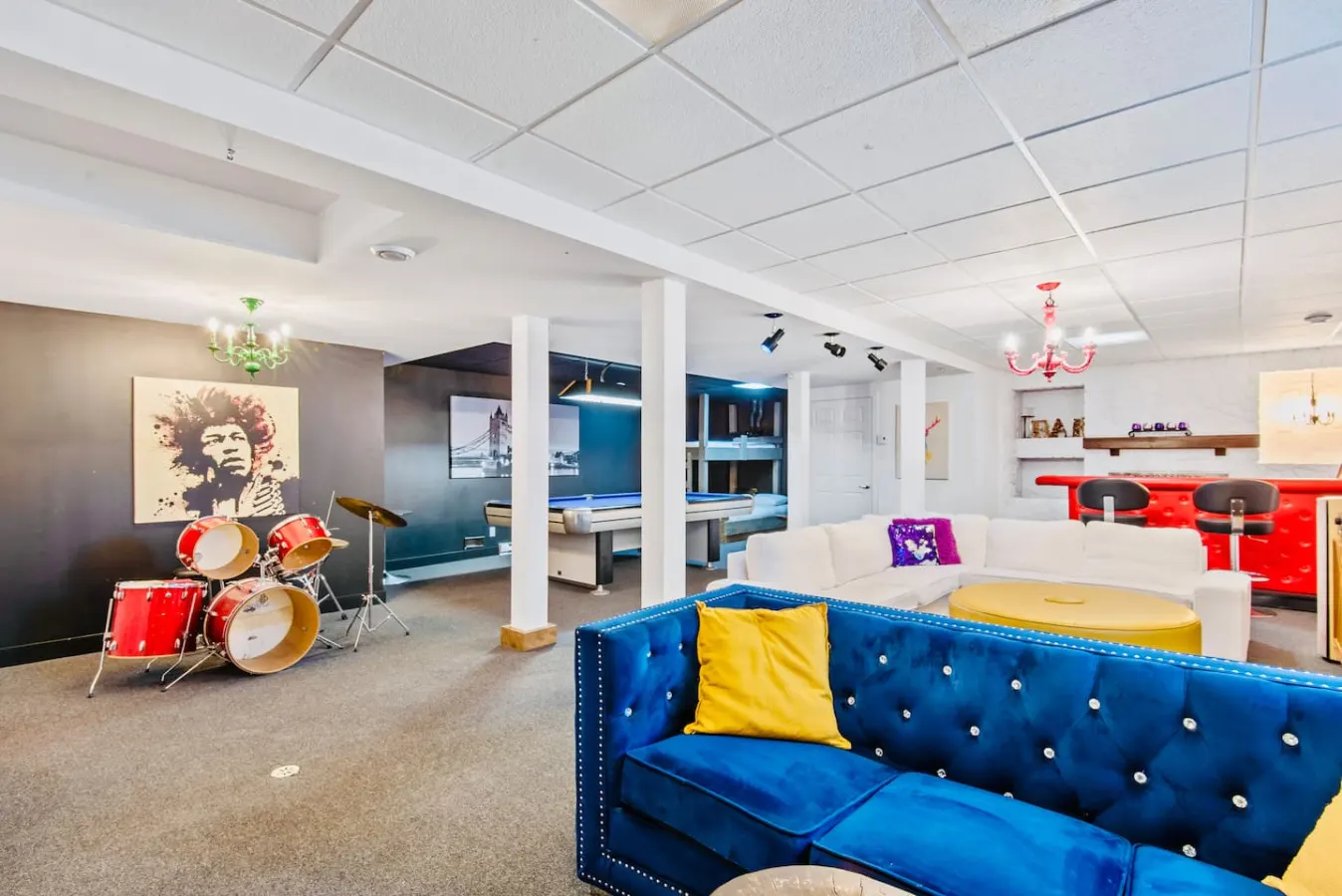 Fun and Vintage Family room in Quebec w/ love ones 19