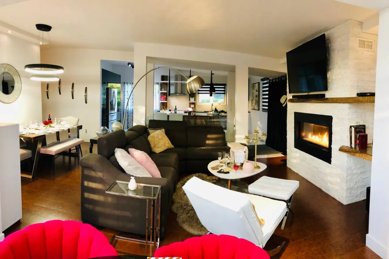 Fun and Vintage Family room in Quebec w/ love ones 6