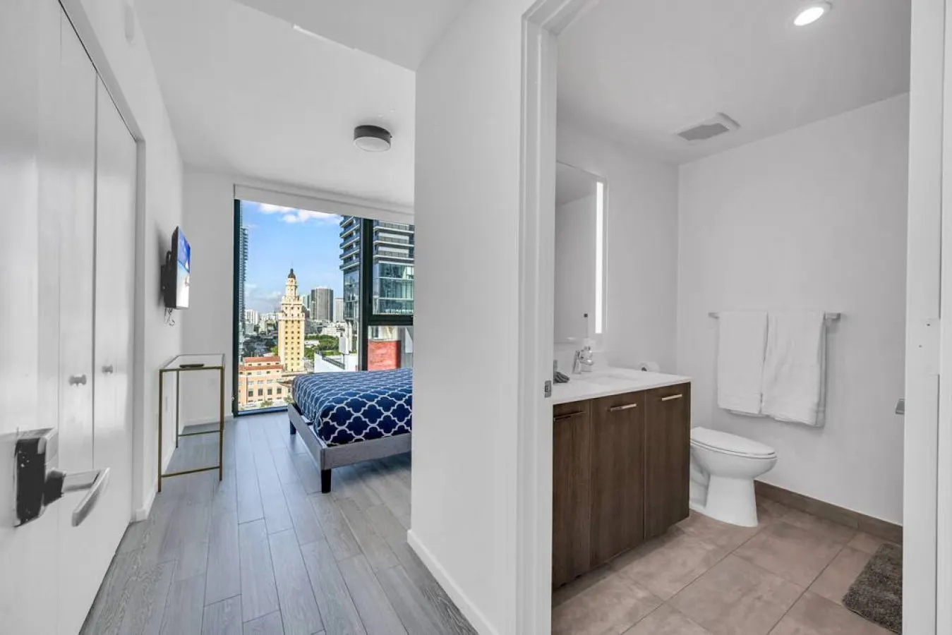 Spacious central unit in downtown Miami 12