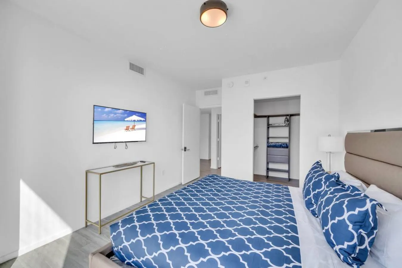 Spacious central unit in downtown Miami 15