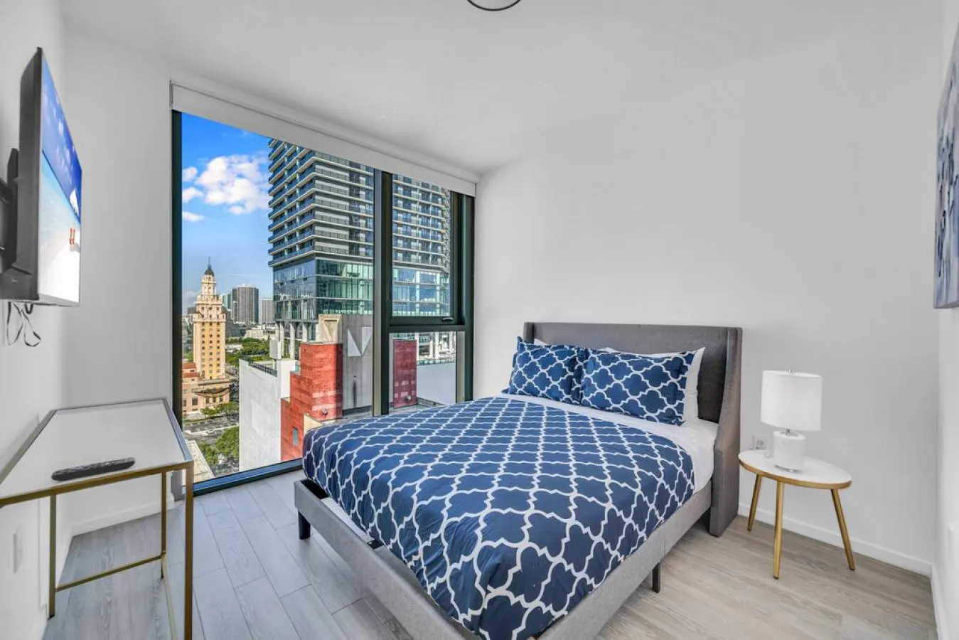 Spacious central unit in downtown Miami 18