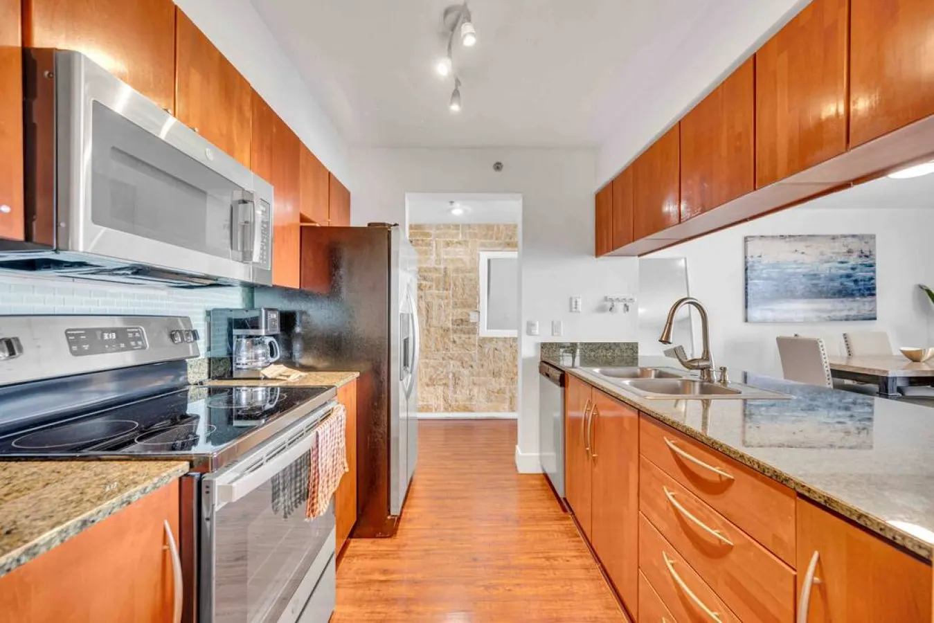 Ocean View Amazing Unit Brickell 13
