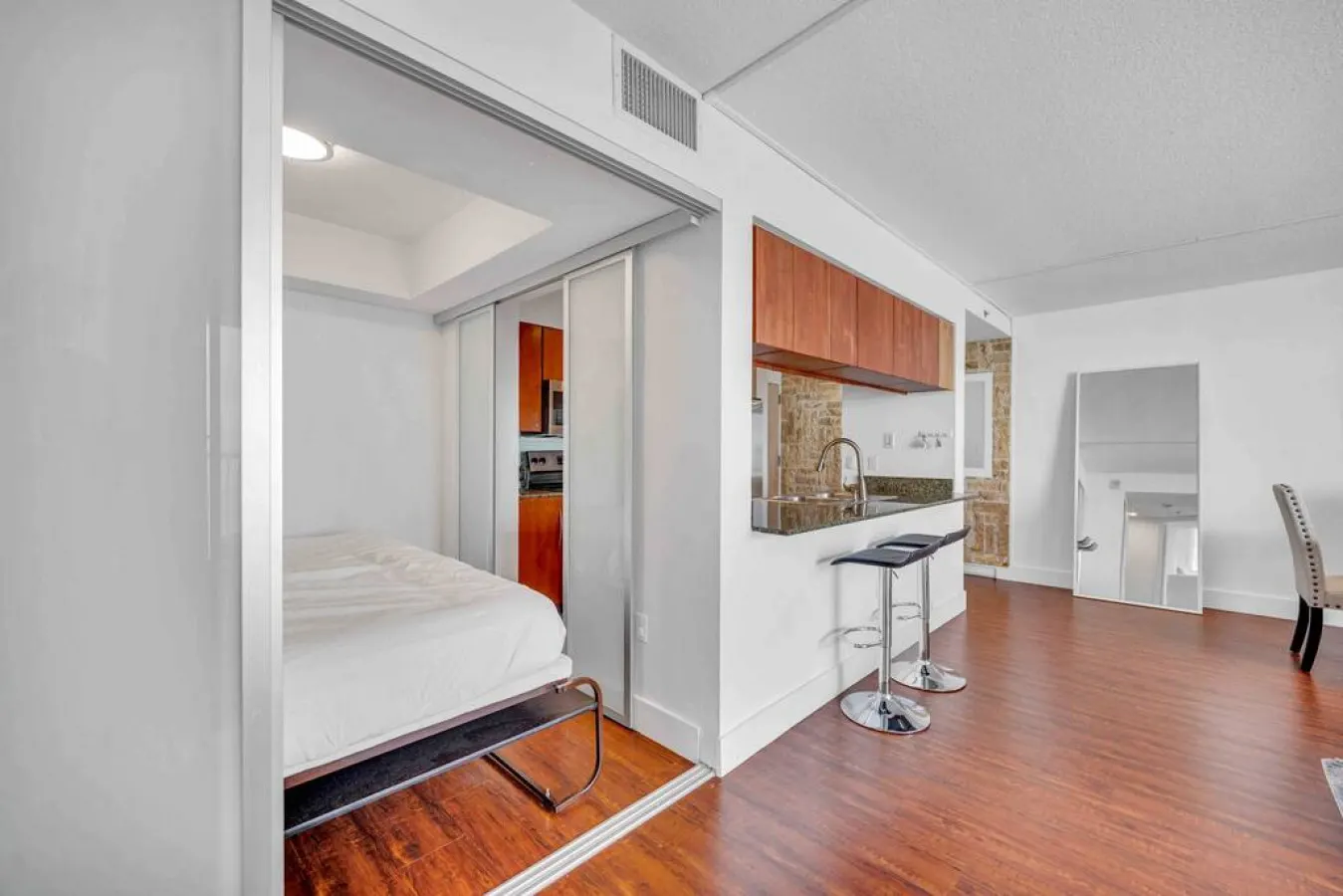 Ocean View Amazing Unit Brickell 16