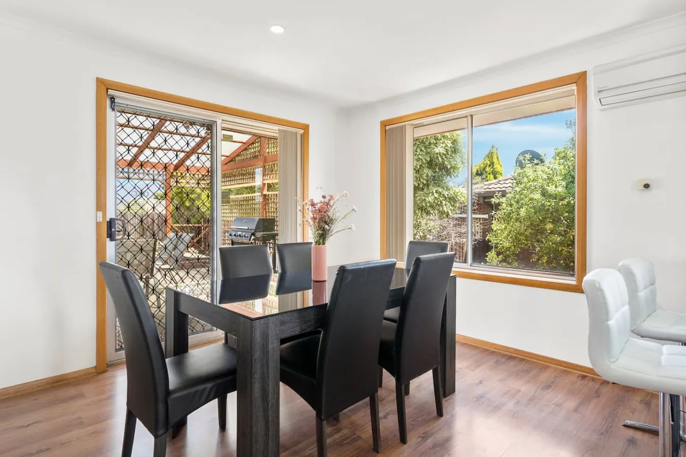 Spacious Family Home with Views 9