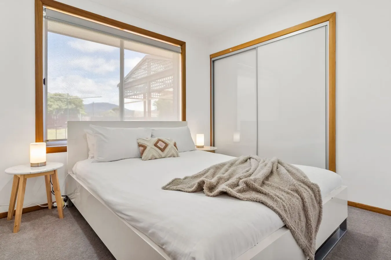 Spacious Family Home with Views 12