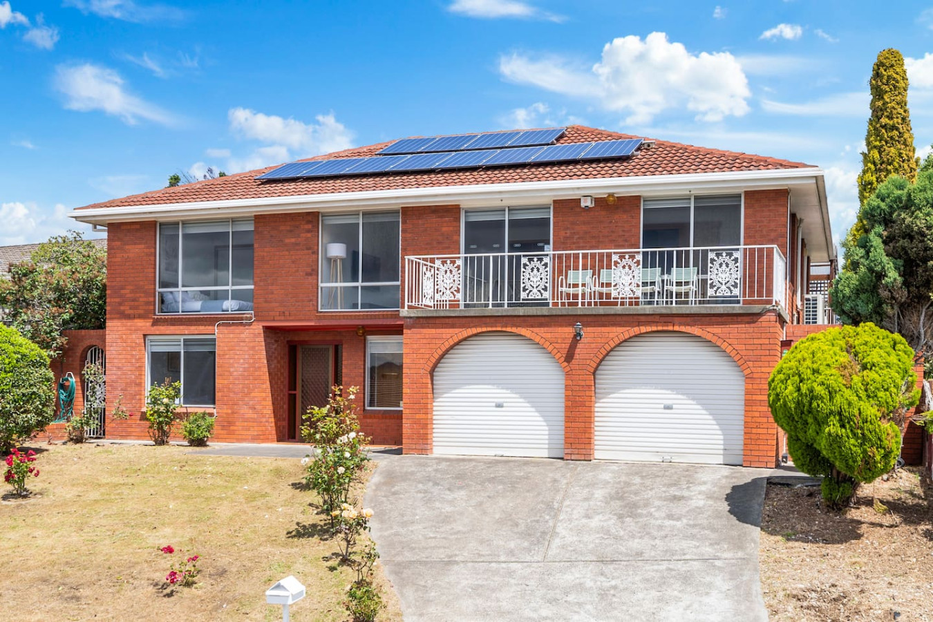 Spacious Family Home with Views — photo 4