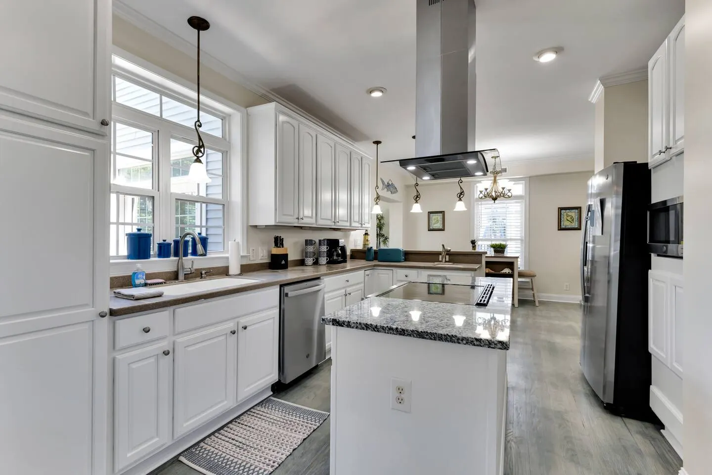 4 BR Beach Retreat - 2 Suites - Dogs Welcome